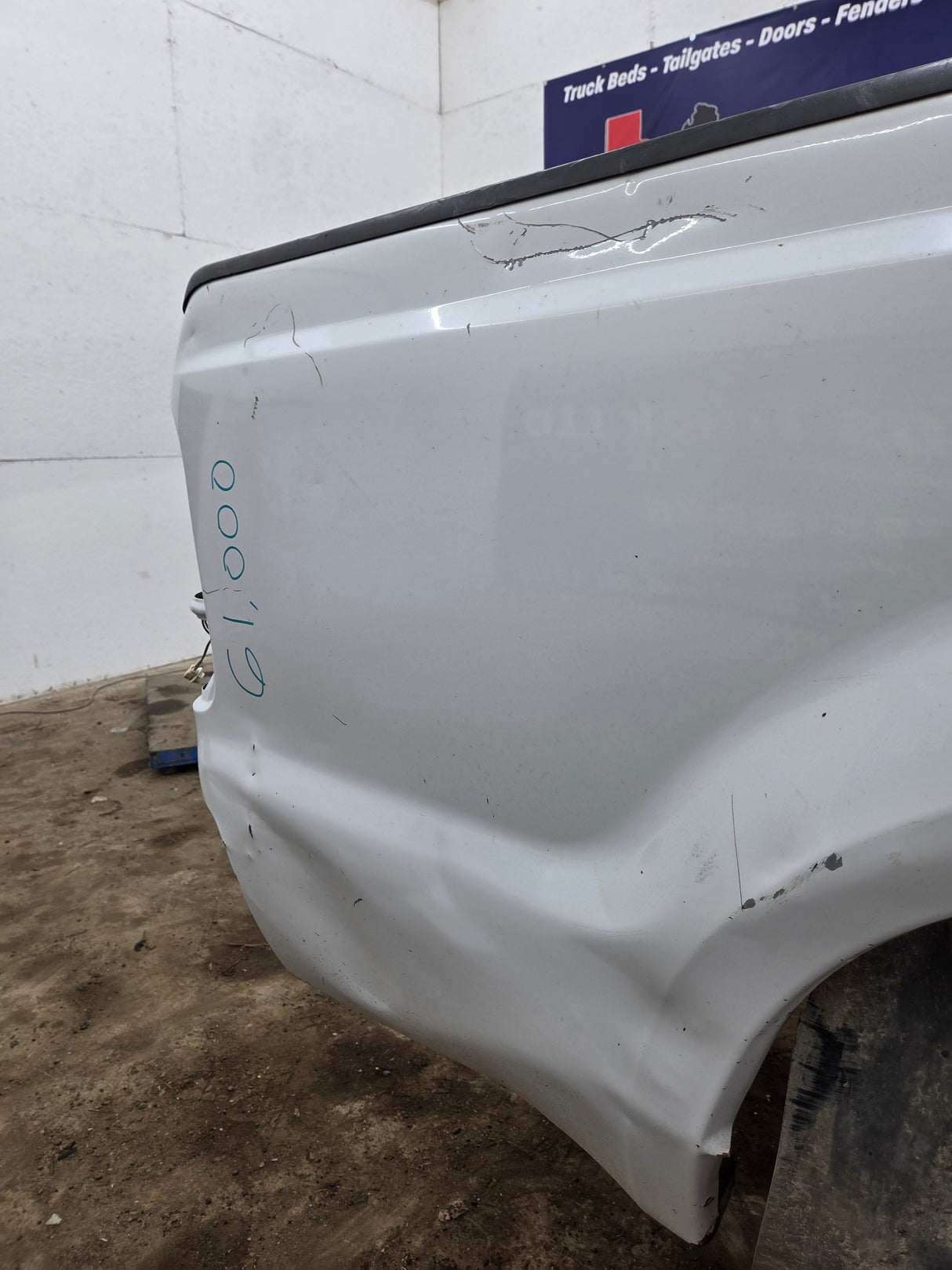 1999-2010 Ford Super Duty F250 F350 6' 9" Short Truck Bed
