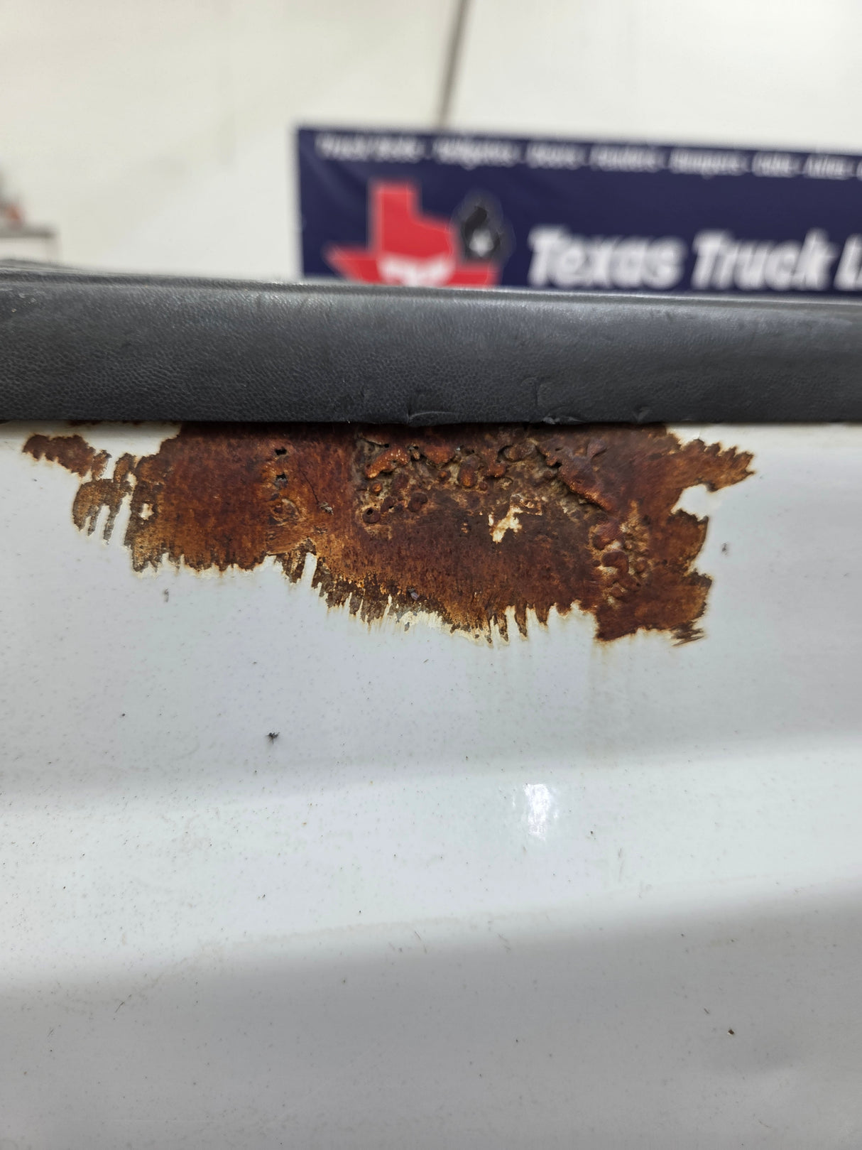1999-2010 Ford Super Duty F250 F350 6' 9" Short Truck Bed