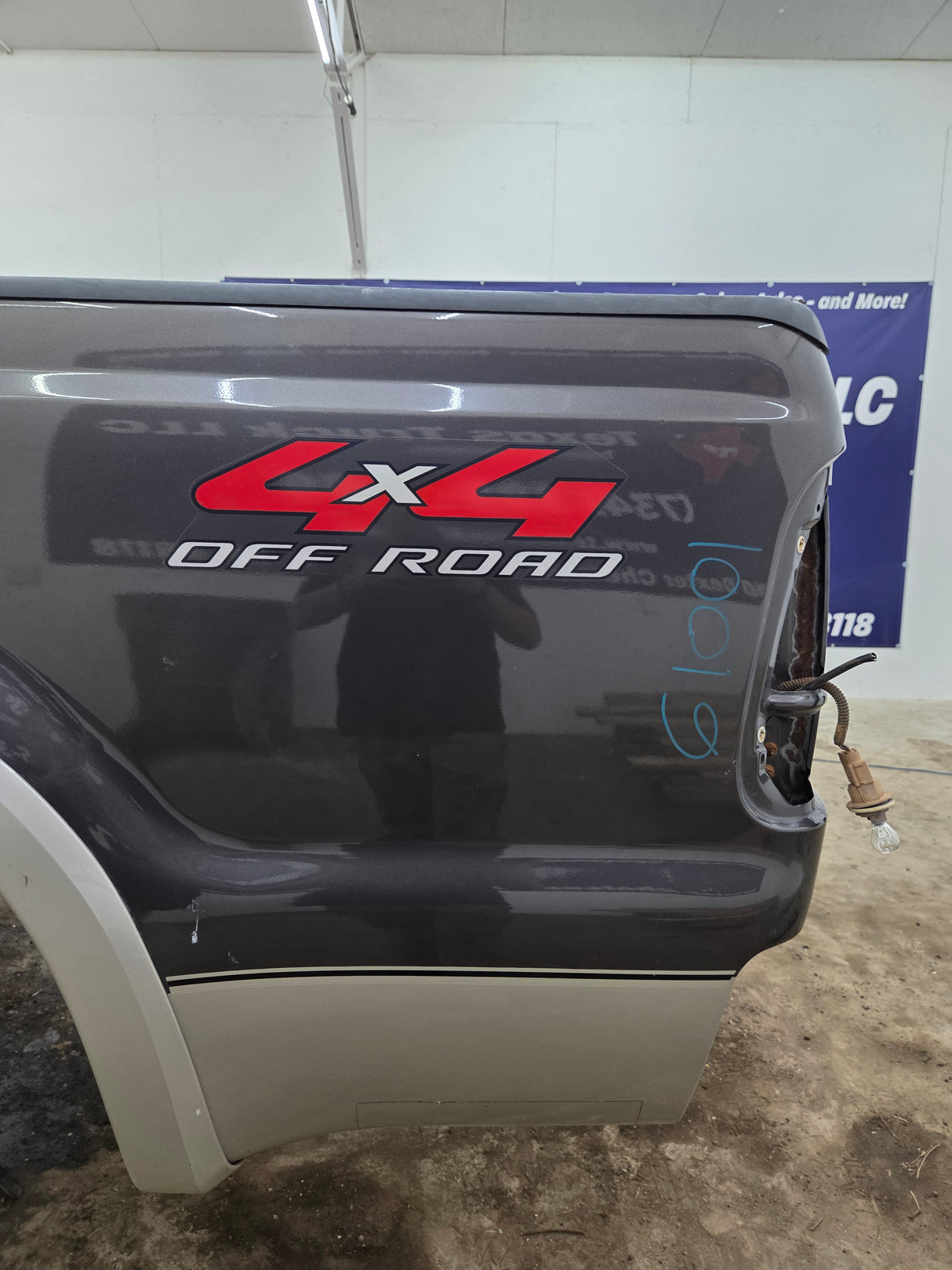1999-2010 Ford Super Duty F250 F350 6' 9" Short Truck Bed