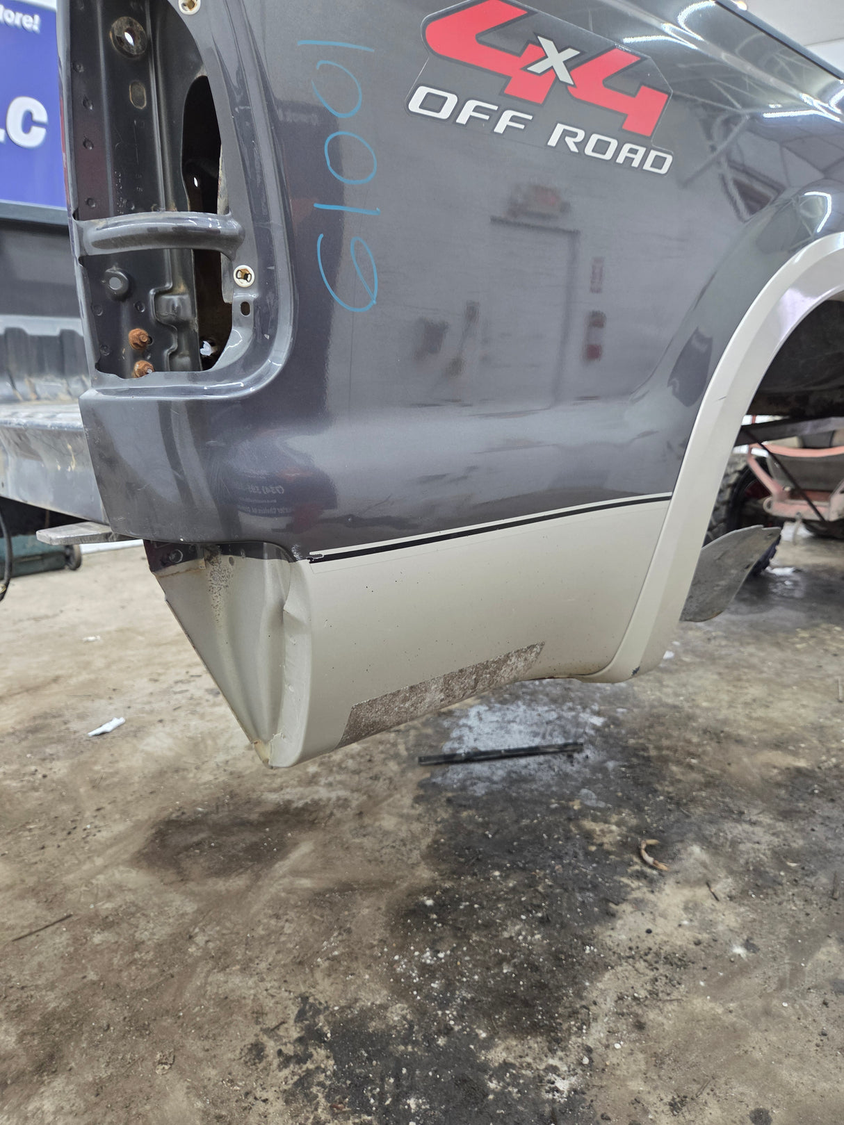 1999-2010 Ford Super Duty F250 F350 6' 9" Short Truck Bed
