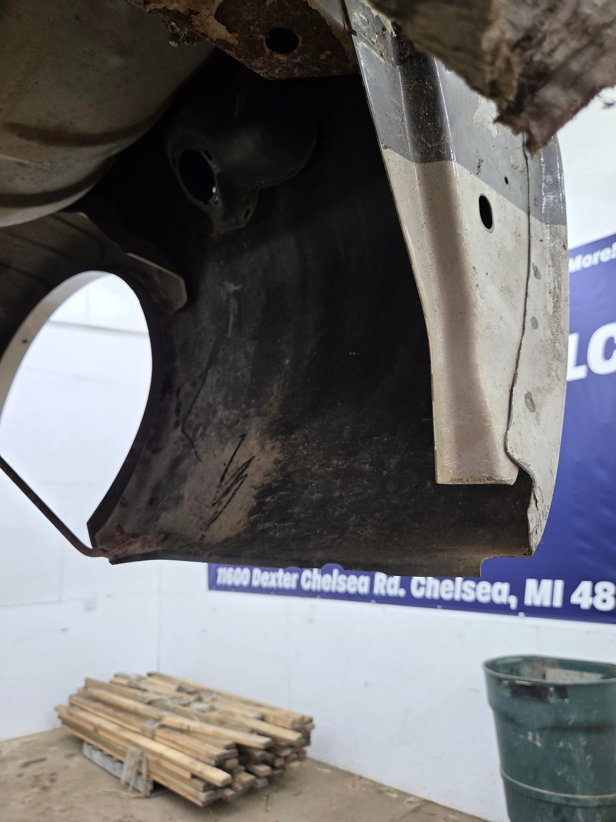 1999-2010 Ford Super Duty F250 F350 6' 9" Short Truck Bed