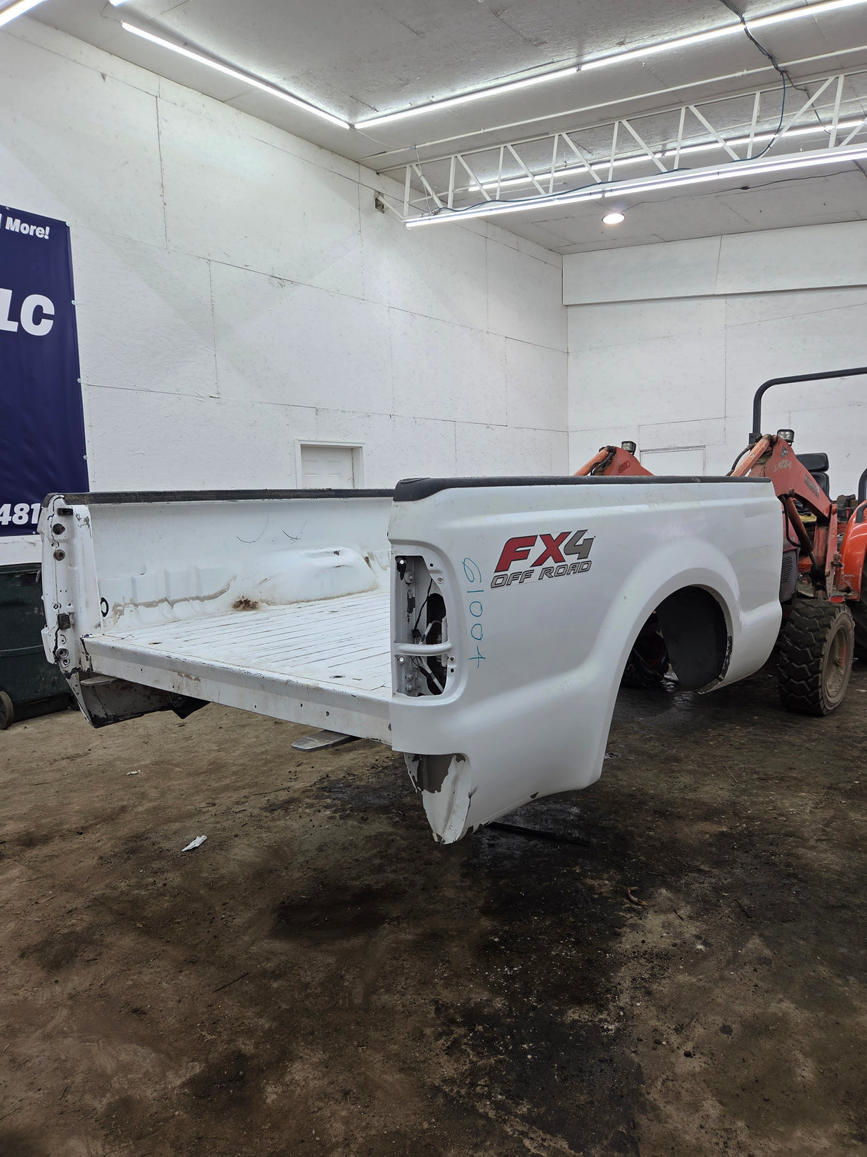 1999-2010 Ford Super Duty F250 F350 6' 9" Short Truck Bed
