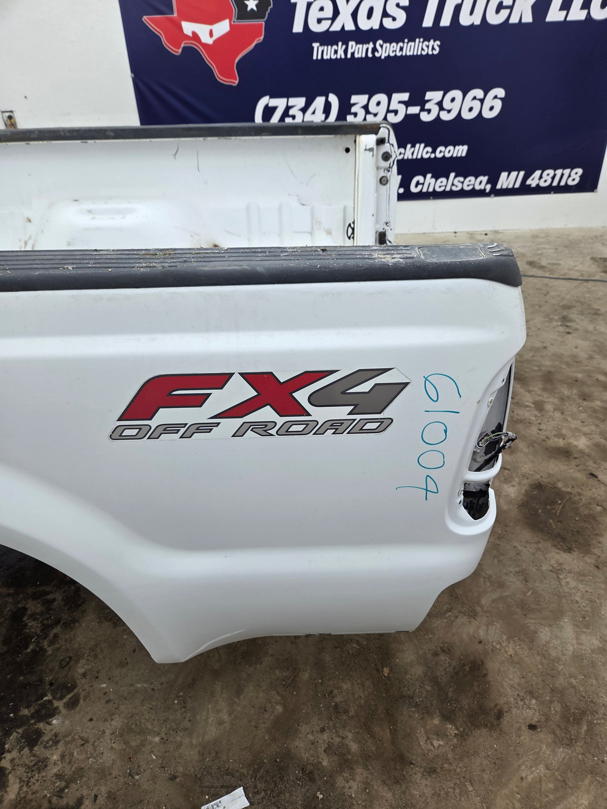 1999-2010 Ford Super Duty F250 F350 6' 9" Short Truck Bed