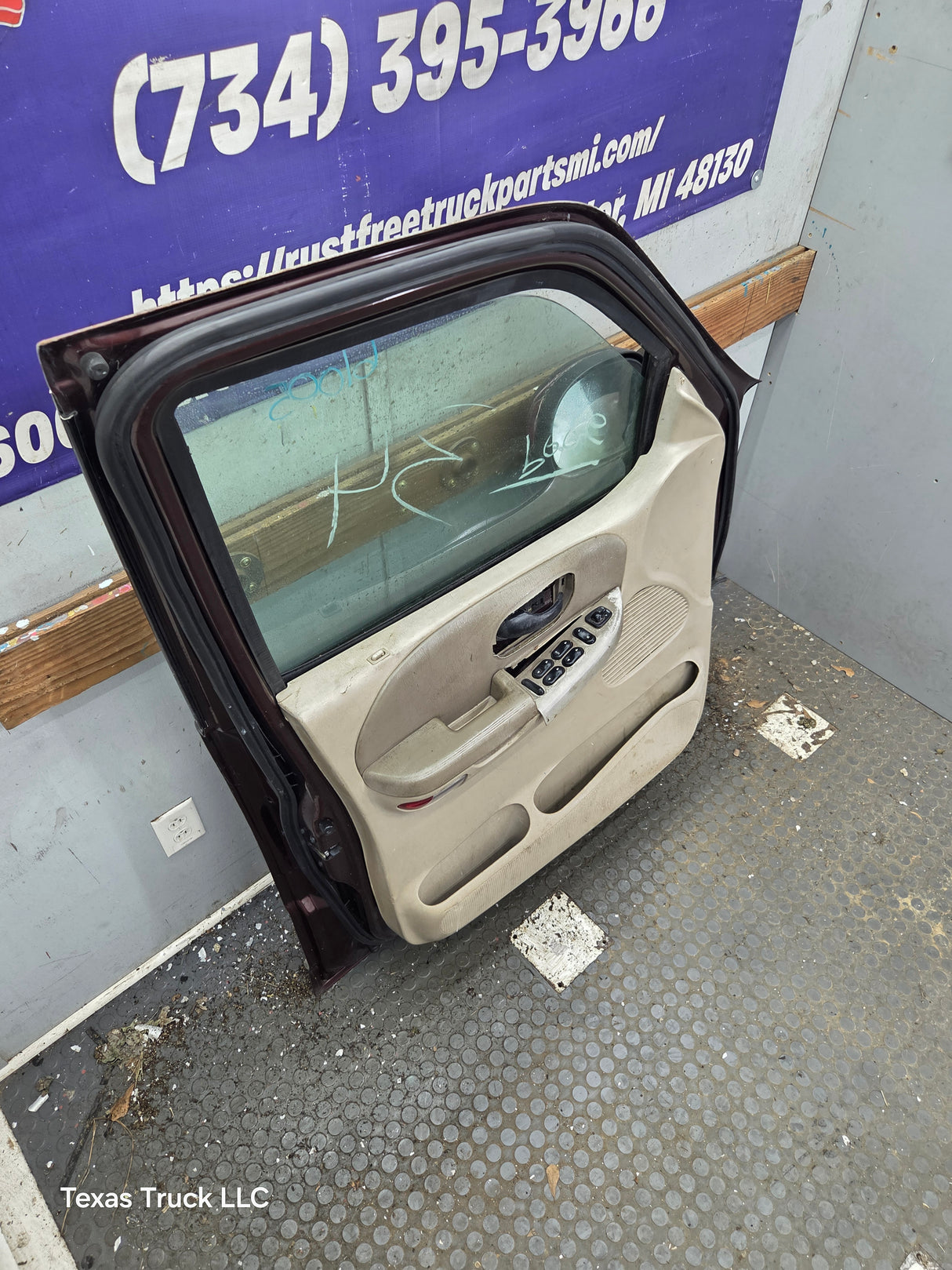 1997-2003 Ford F150 Crew Cab Driver Side LH Front Door