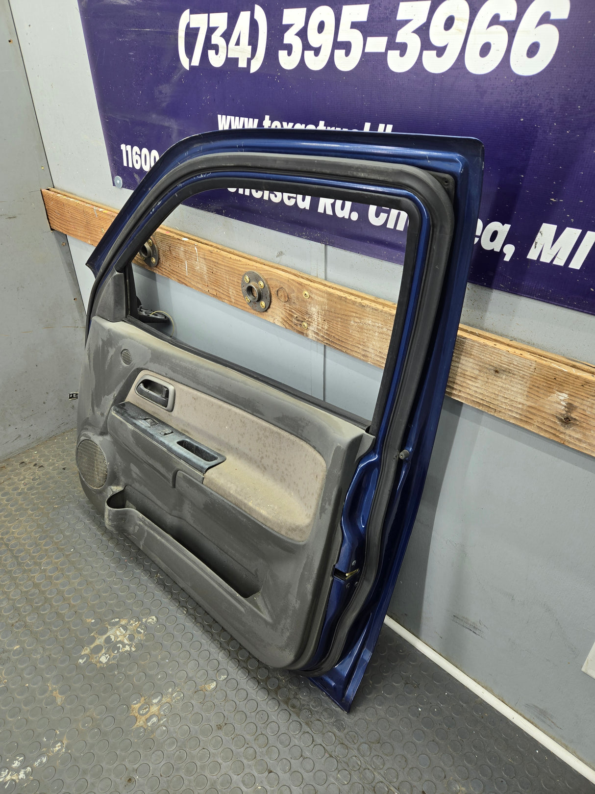 2004-2012 Chevrolet Colorado / GMC Canyon Passenger Side Crew Cab Door RH