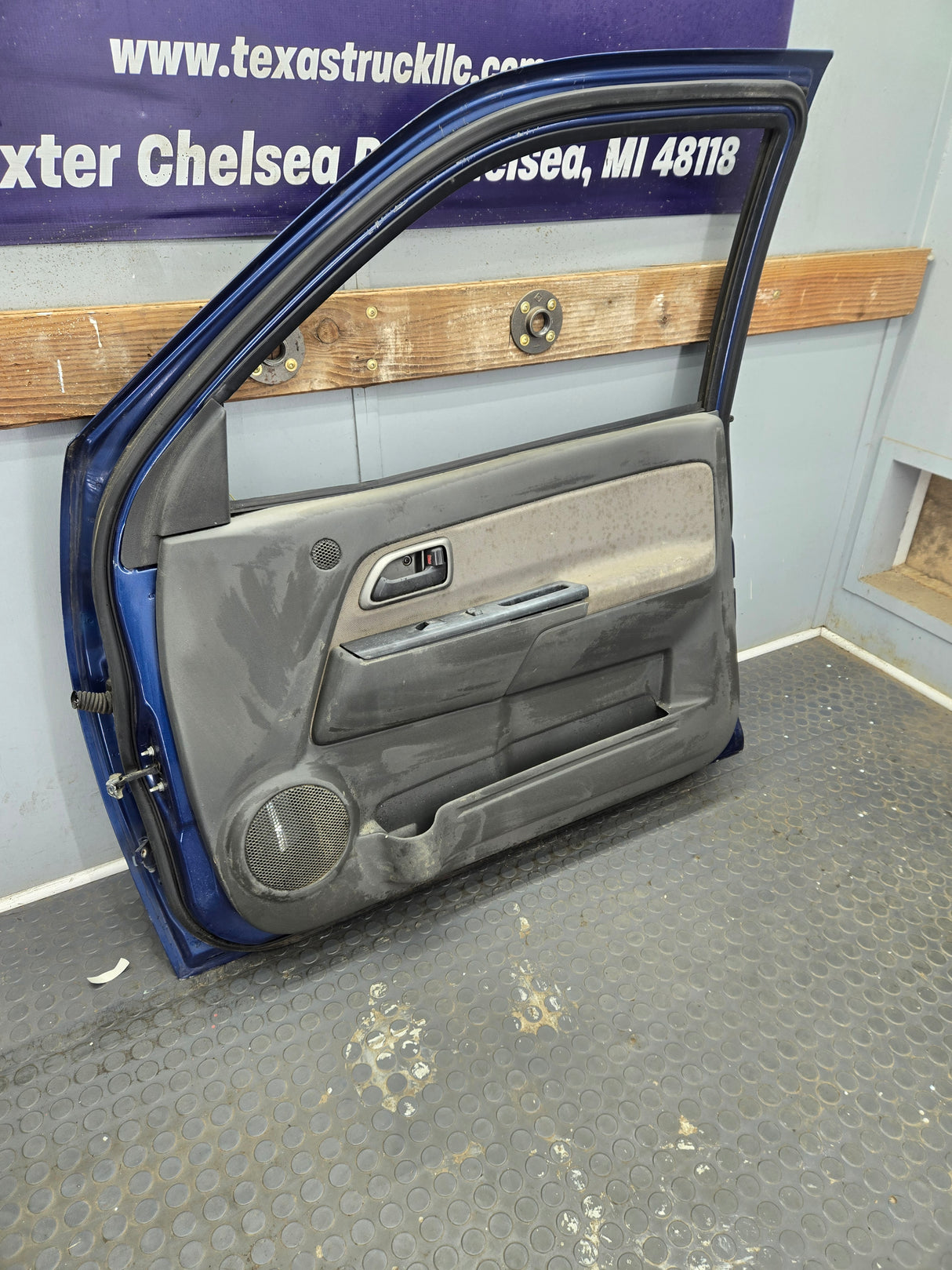 2004-2012 Chevrolet Colorado / GMC Canyon Passenger Side Crew Cab Door RH
