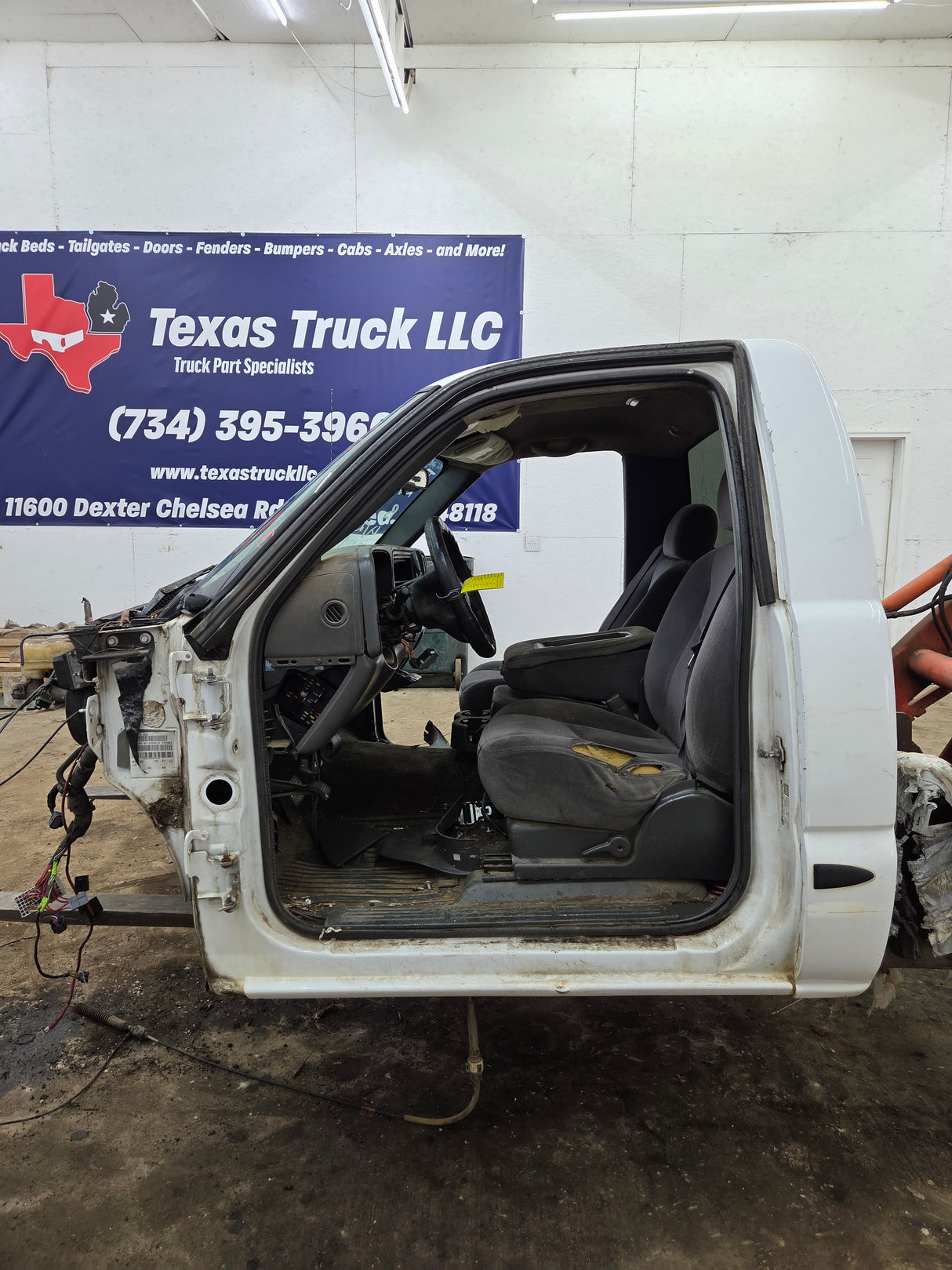 1999-2007 Chevrolet Silverado / GMC Sierra 1500 2500 HD 3500HD Regular Cab Body - Summit white