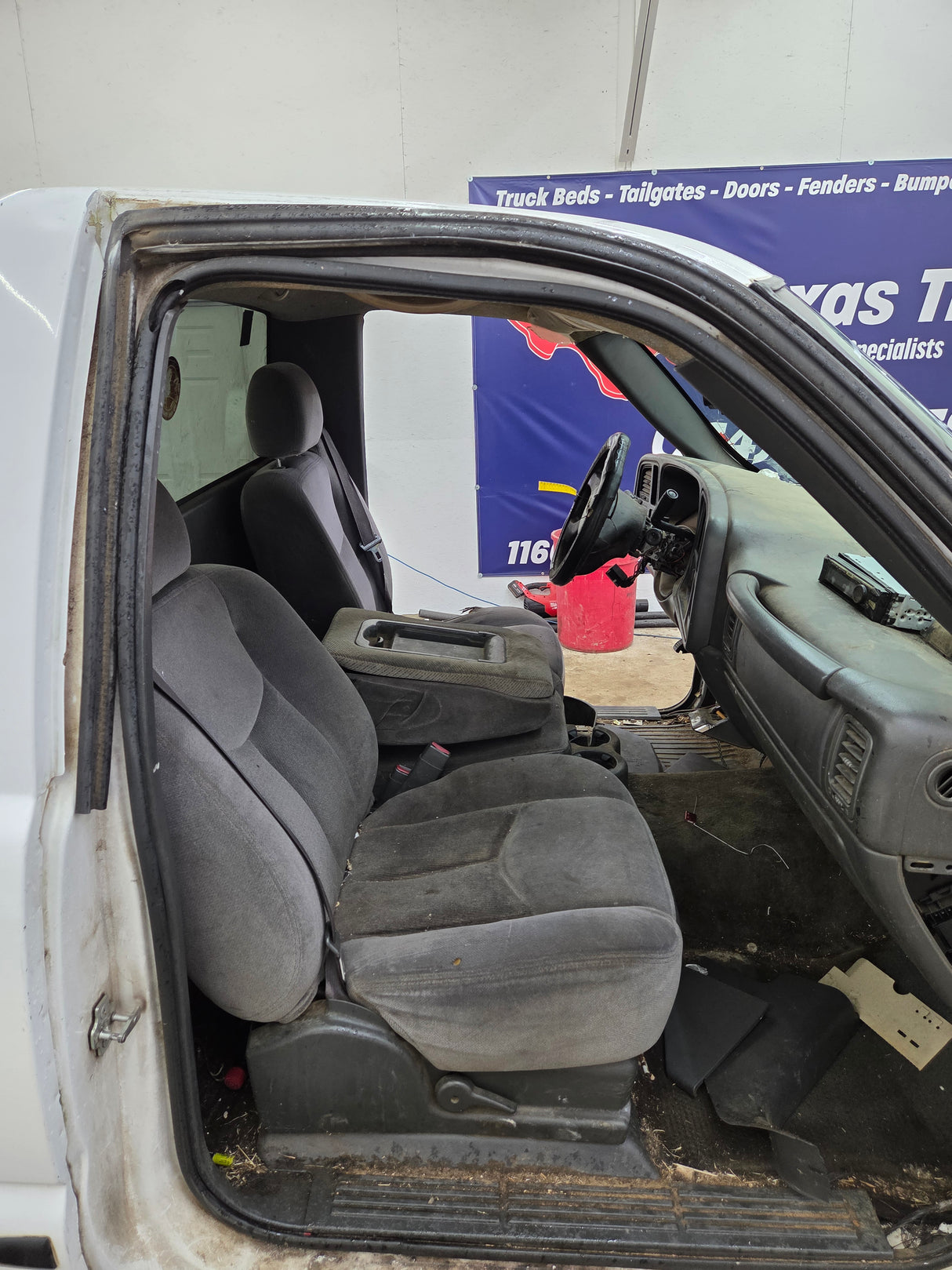 1999-2007 Chevrolet Silverado / GMC Sierra 1500 2500 HD 3500HD Regular Cab Body - Summit white