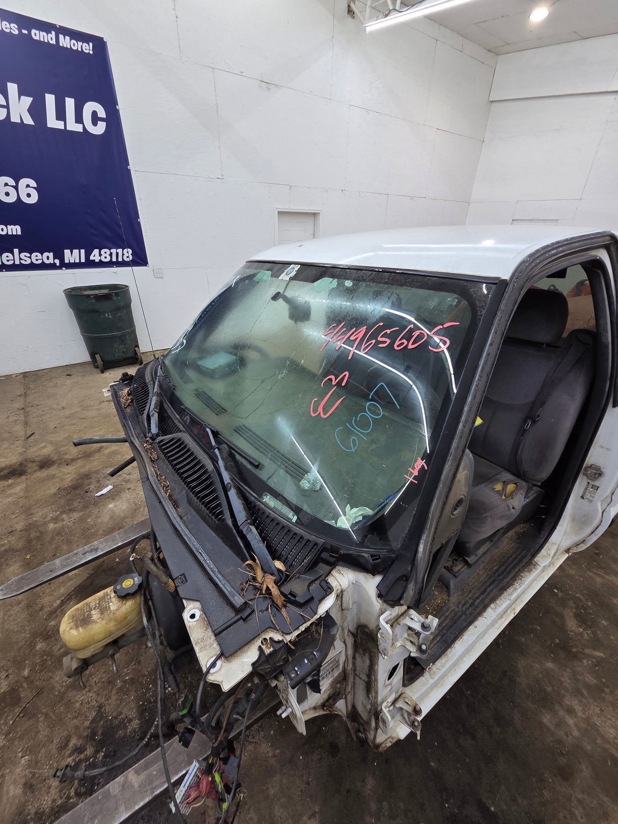 1999-2007 Chevrolet Silverado / GMC Sierra 1500 2500 HD 3500HD Regular Cab Body - Summit white