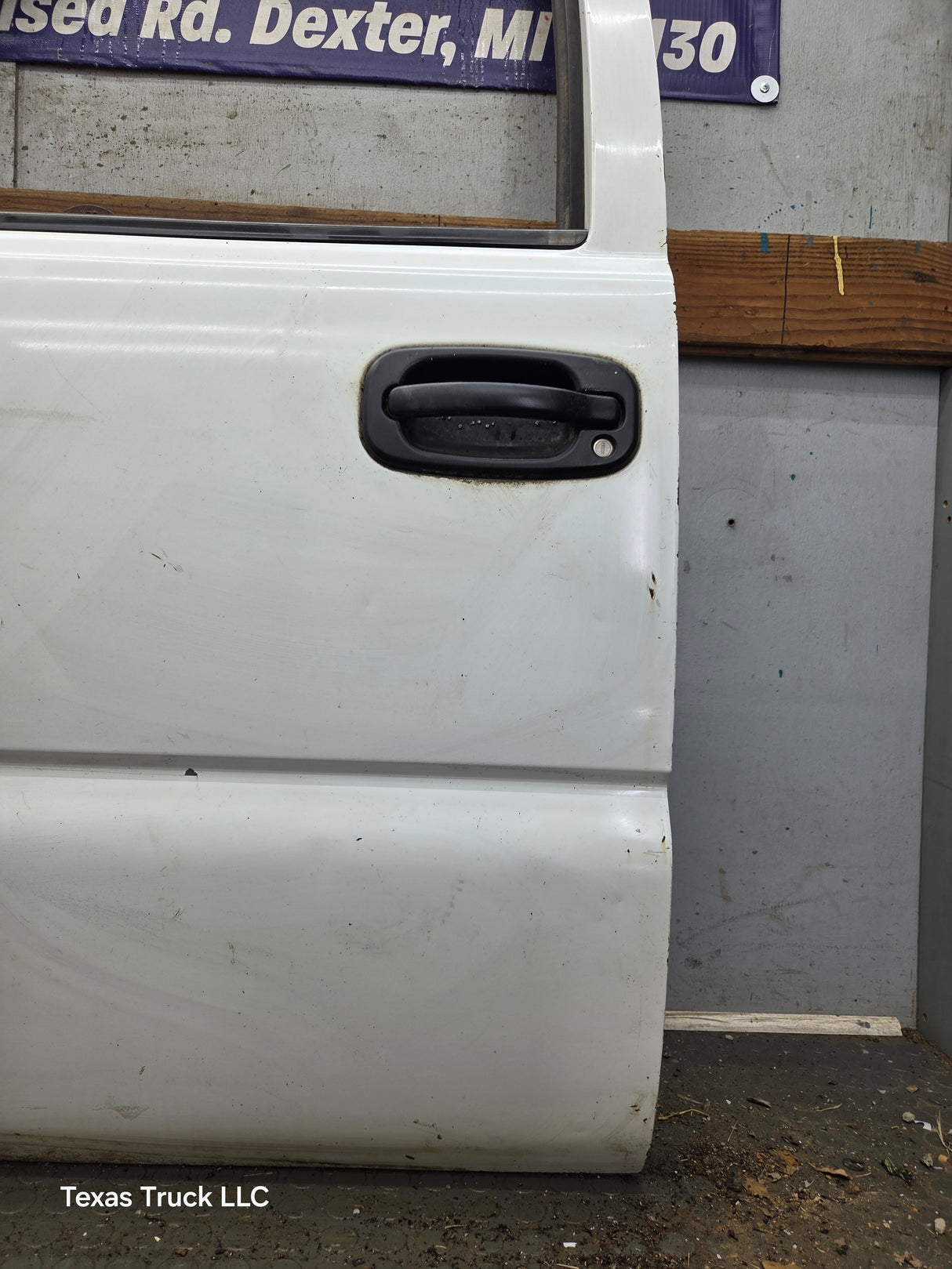 1999-2006 Chevrolet Silverado / GMC Sierra 1500 2500 3500 HD Front Driver Side Door LH