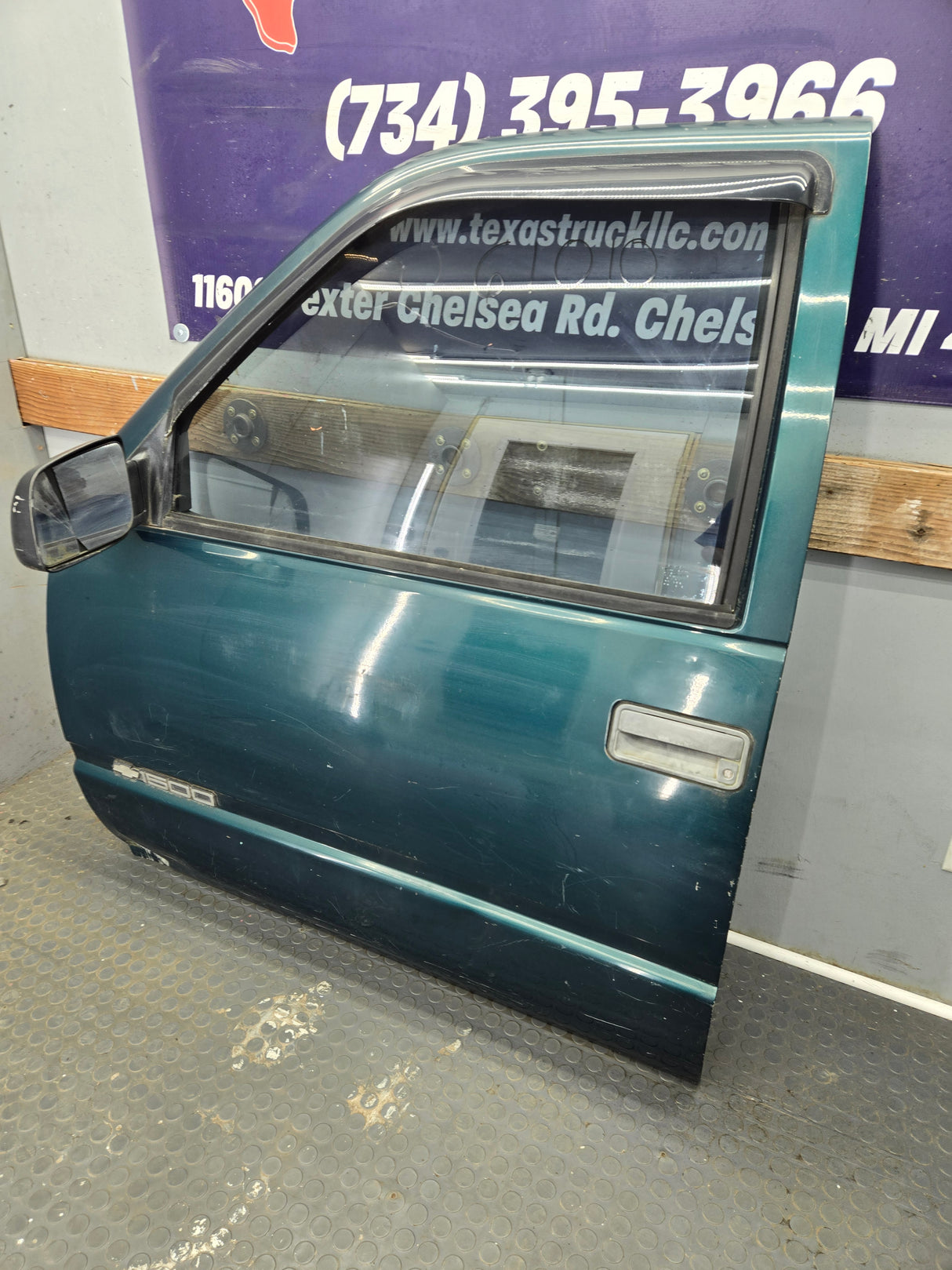 1988-2000 Chevrolet Silverado Suburban GMC Sierra LH Front Driver Side Door