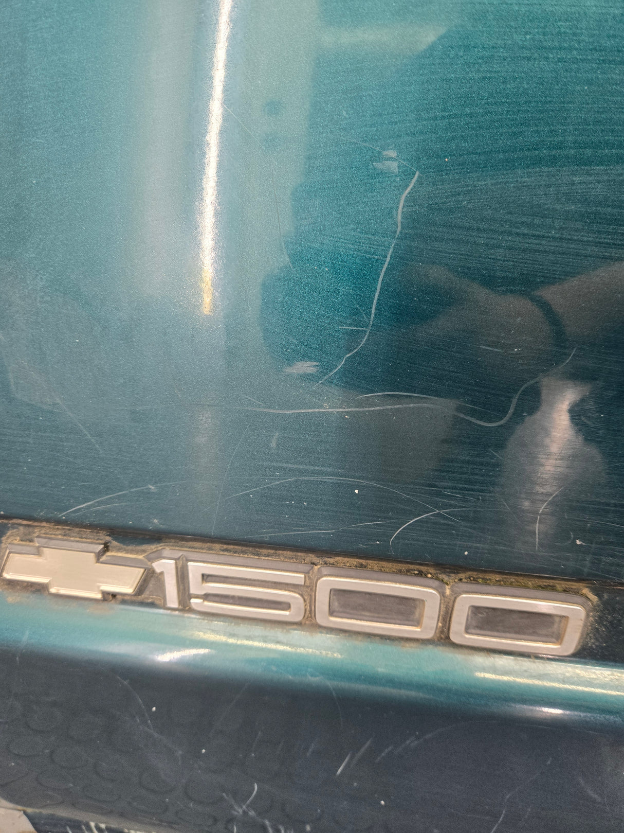 1988-2000 Chevrolet Silverado Suburban GMC Sierra LH Front Driver Side Door