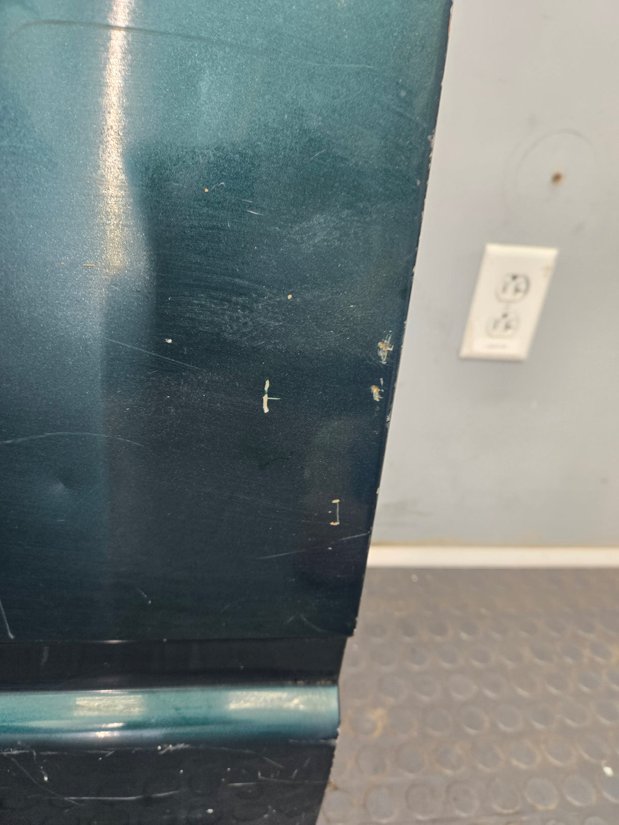 1988-2000 Chevrolet Silverado Suburban GMC Sierra LH Front Driver Side Door