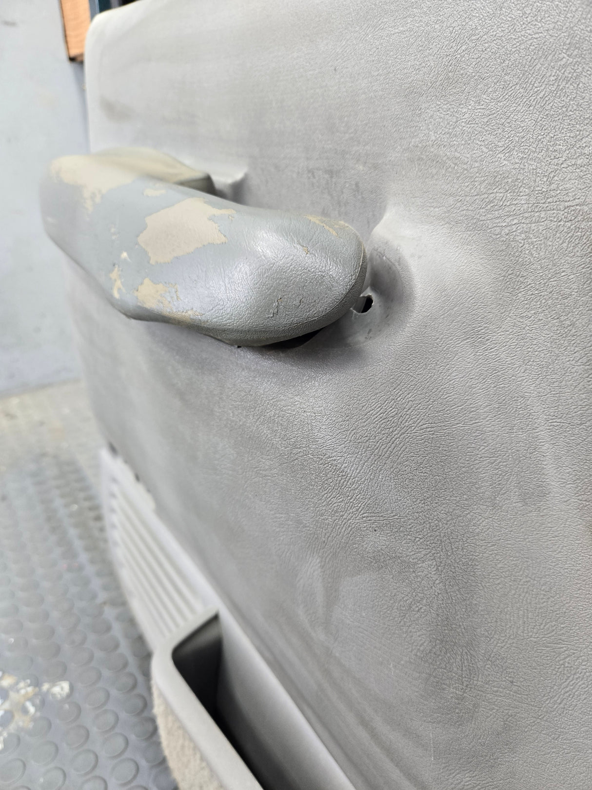 1988-2000 Chevrolet Silverado Suburban GMC Sierra LH Front Driver Side Door