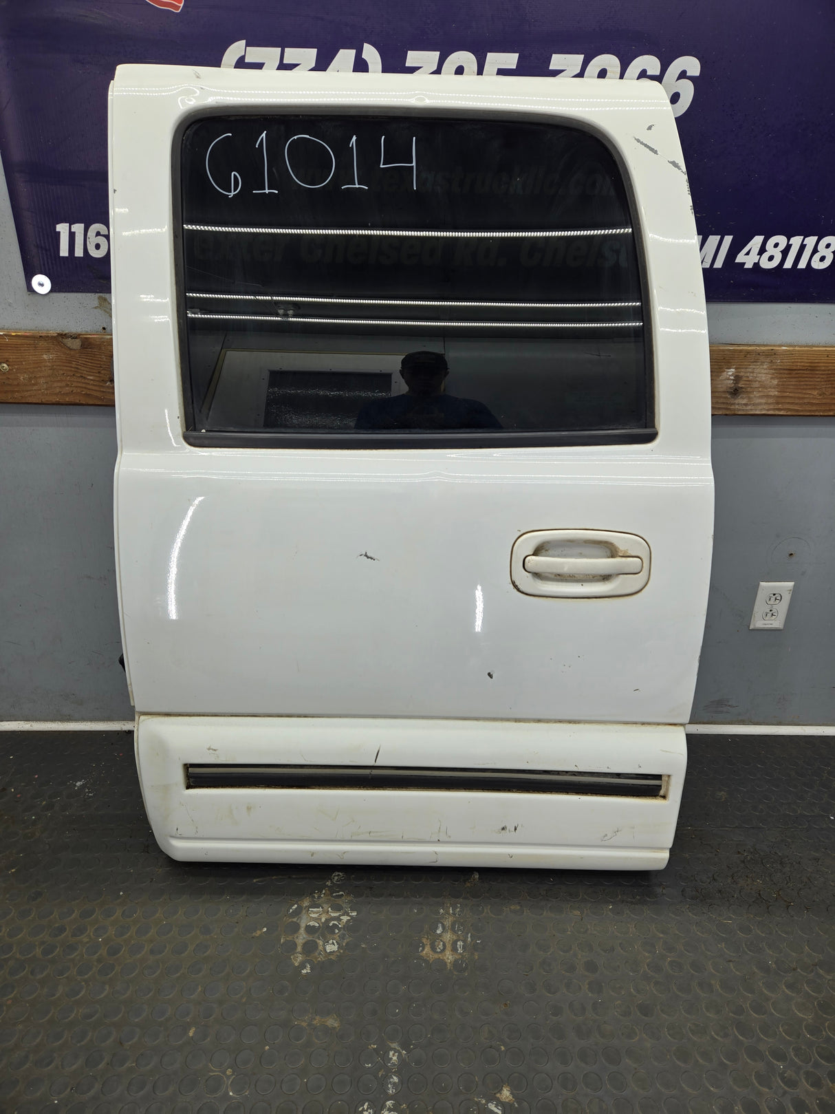 1999-2007 Chevrolet Silverado / GMC Sierra 1500 2500 3500 HD Rear Driver side LH Crew Cab rear door