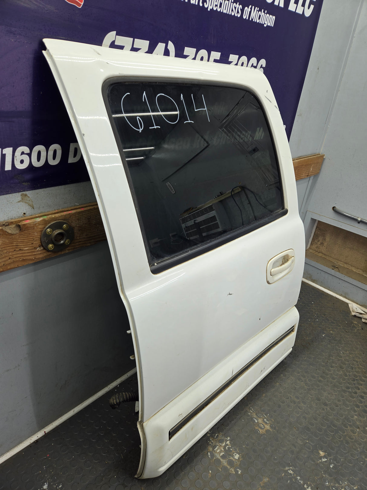 1999-2007 Chevrolet Silverado / GMC Sierra 1500 2500 3500 HD Rear Driver side LH Crew Cab rear door