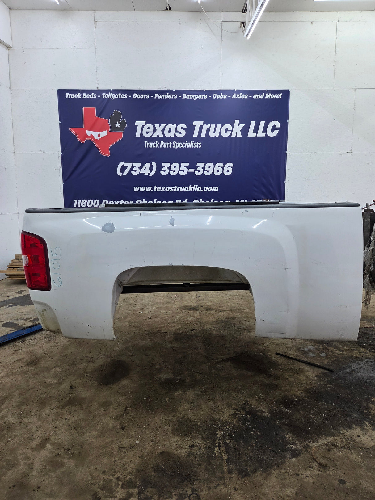 2007-2013 Chevrolet Silverado 1500 2500 3500 HD 6' 6" Short Truck Bed