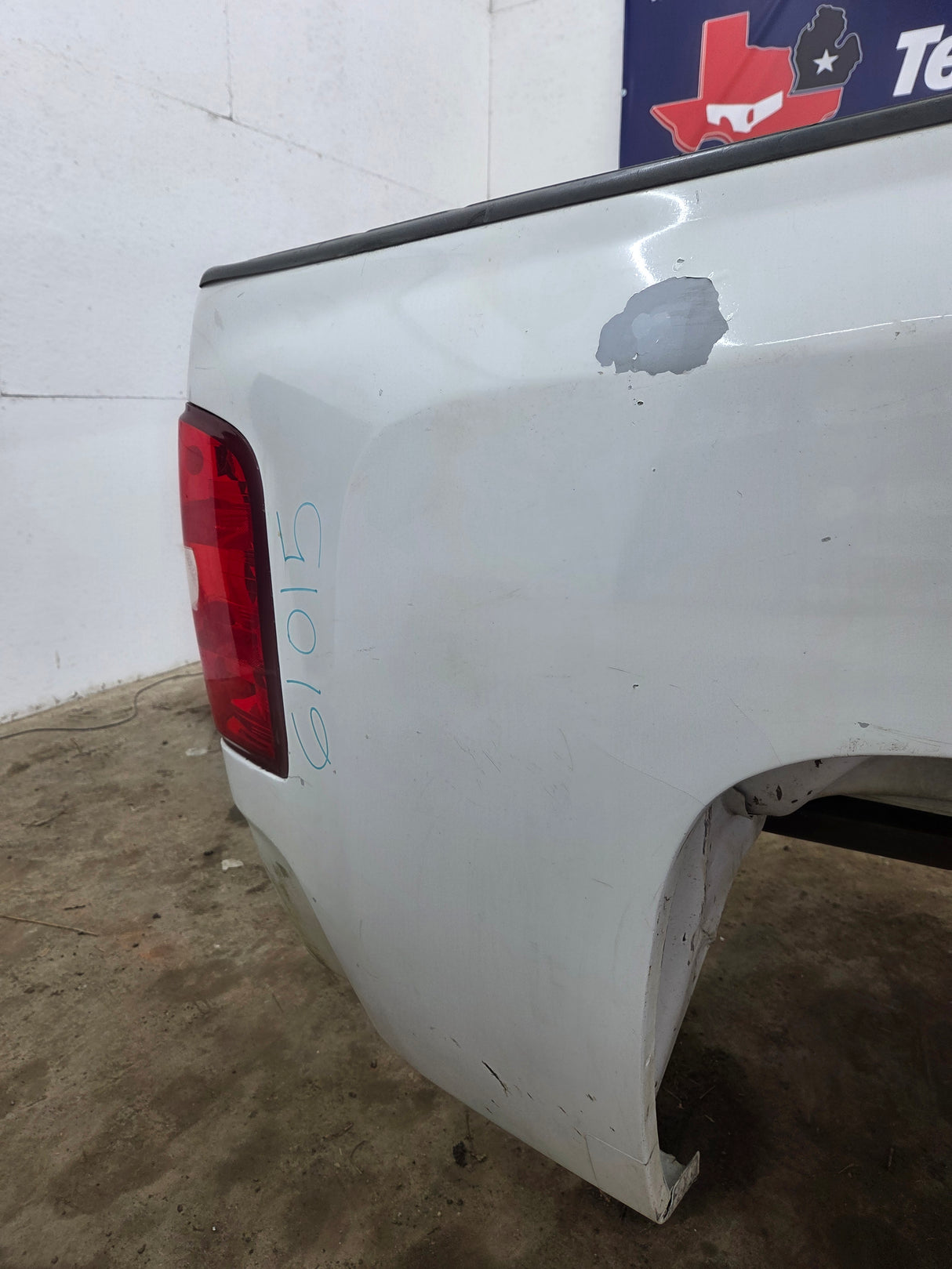 2007-2013 Chevrolet Silverado 1500 2500 3500 HD 6' 6" Short Truck Bed