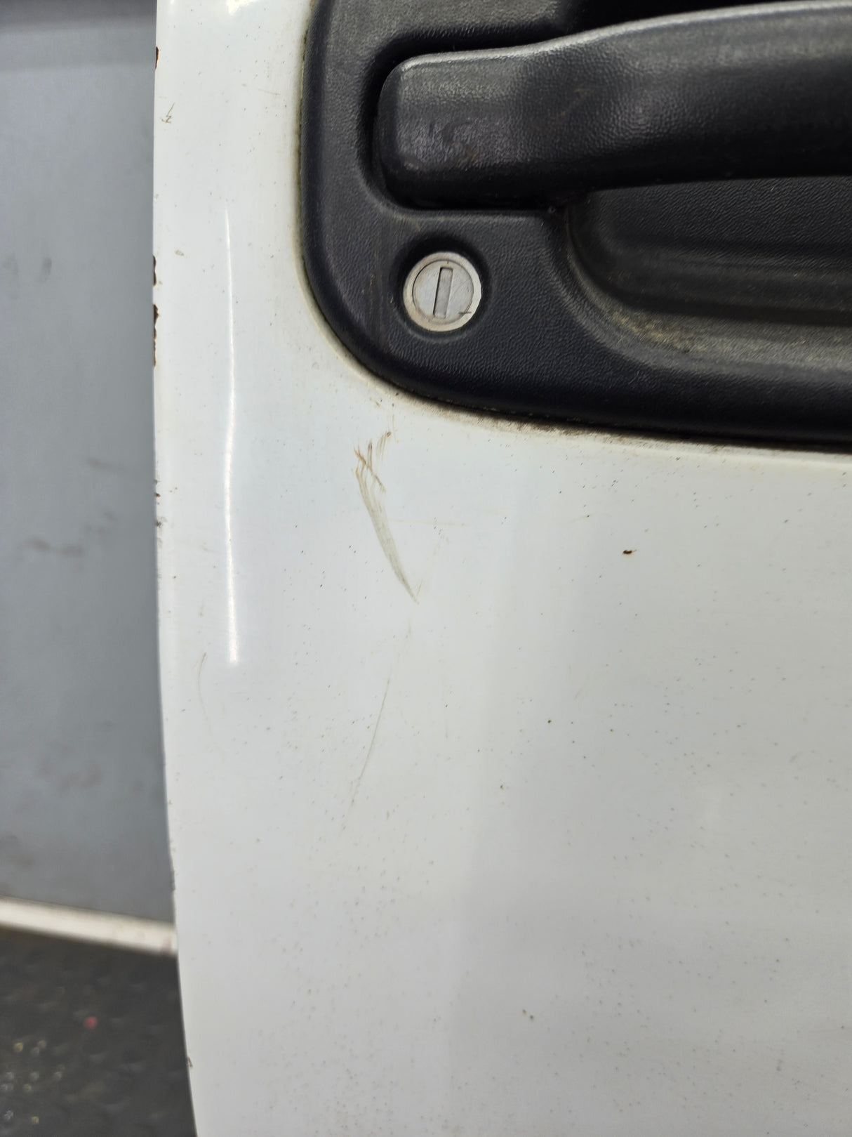 1999-2006 Chevrolet Silverado / GMC Sierra 1500 2500 3500 HD Front Passenger side Door RH