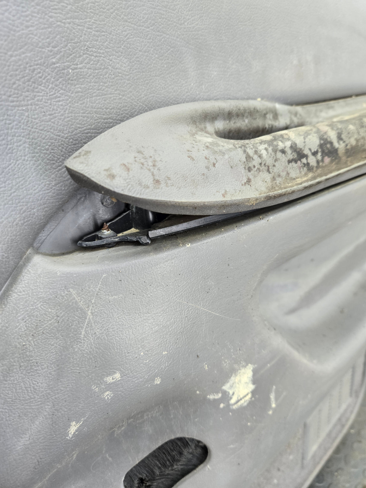 1987-1997 Ford F Series F250 F350 F450 F550 RH Passenger Side Front Door