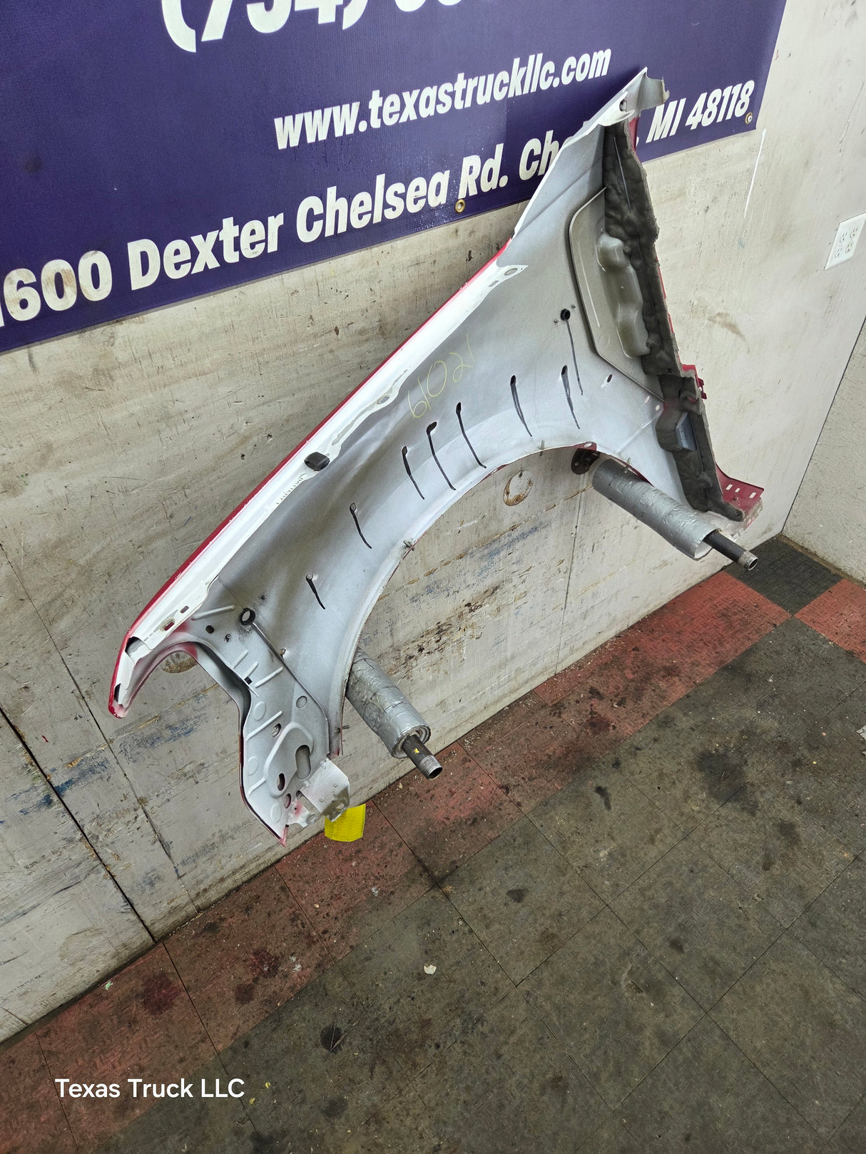 2017-2019 Ford Super Duty F450 F550 RH Passenger Fender