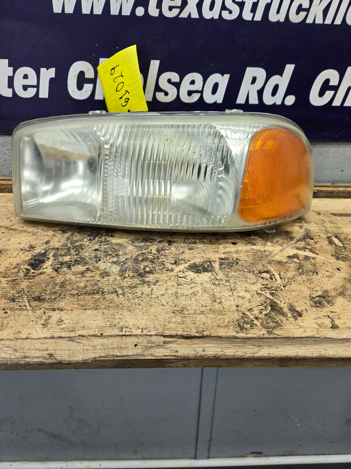 1999-2007 GMC Sierra Yukon 1500 2500 3500 LH Driver Side Headlight 16524543