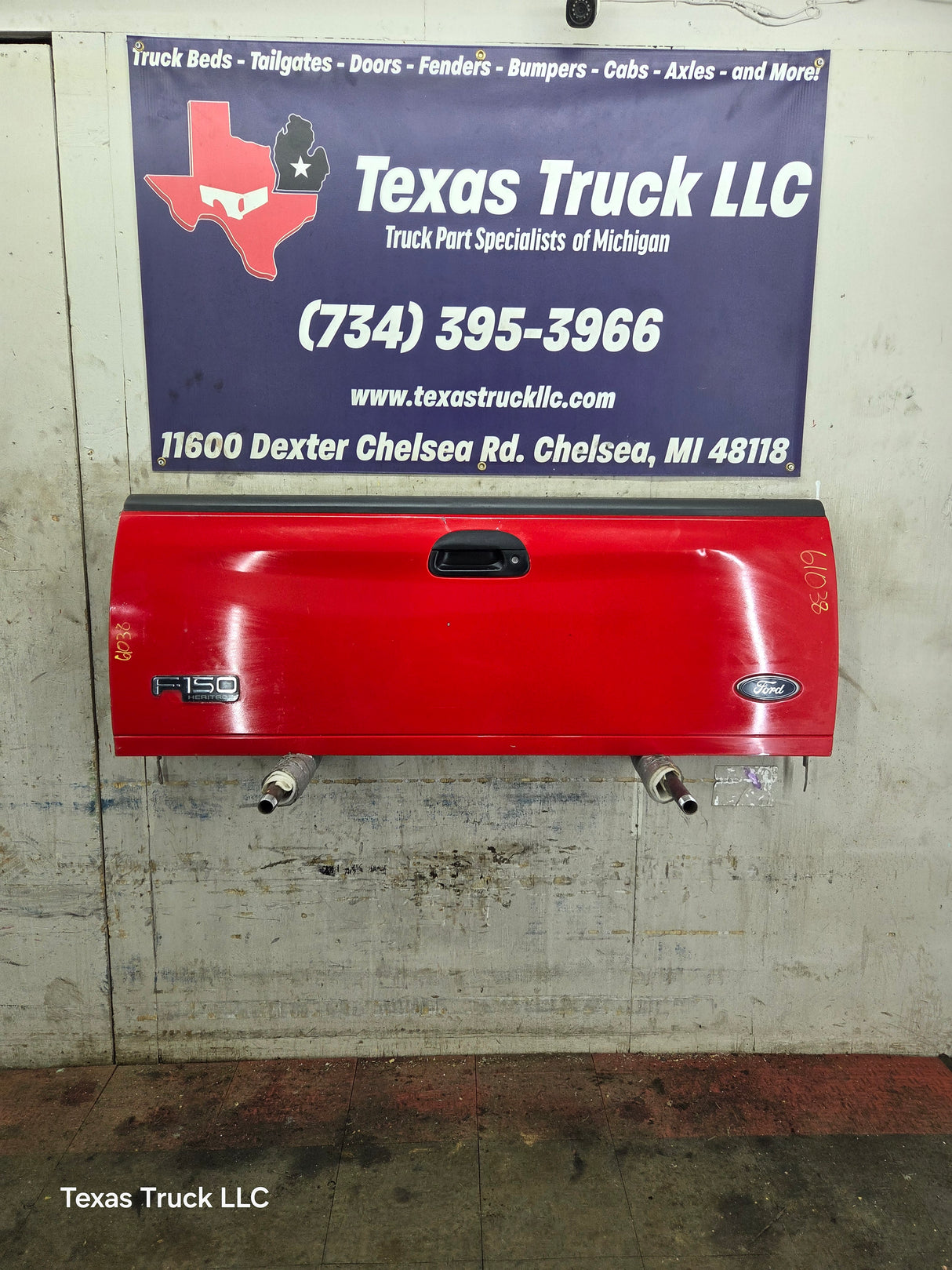1997-2003 F150 / 1999-2007 Ford F250 F350 F450 F550 Super Duty Tailgate