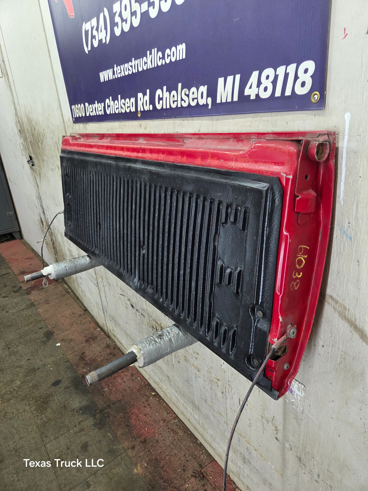 1997-2003 F150 / 1999-2007 Ford F250 F350 F450 F550 Super Duty Tailgate
