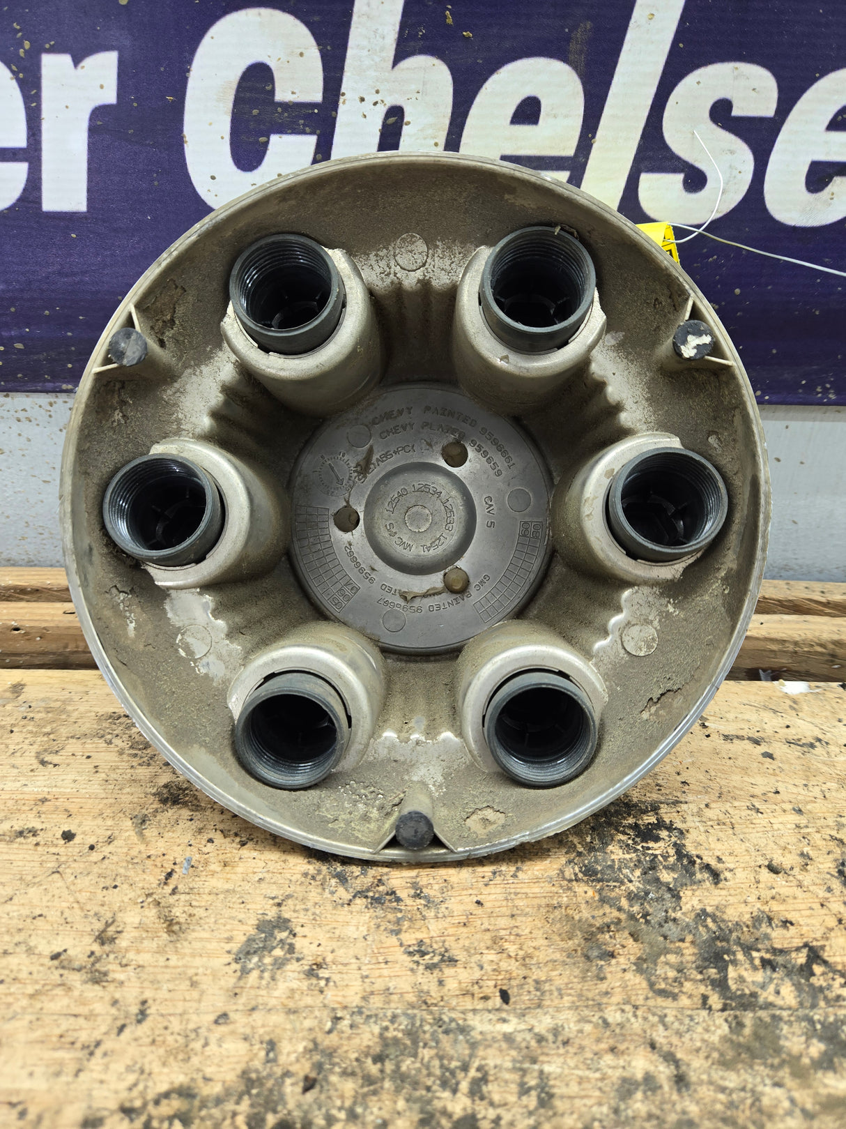 1999-2006 GMC Center Cap Hub Cap 15039488