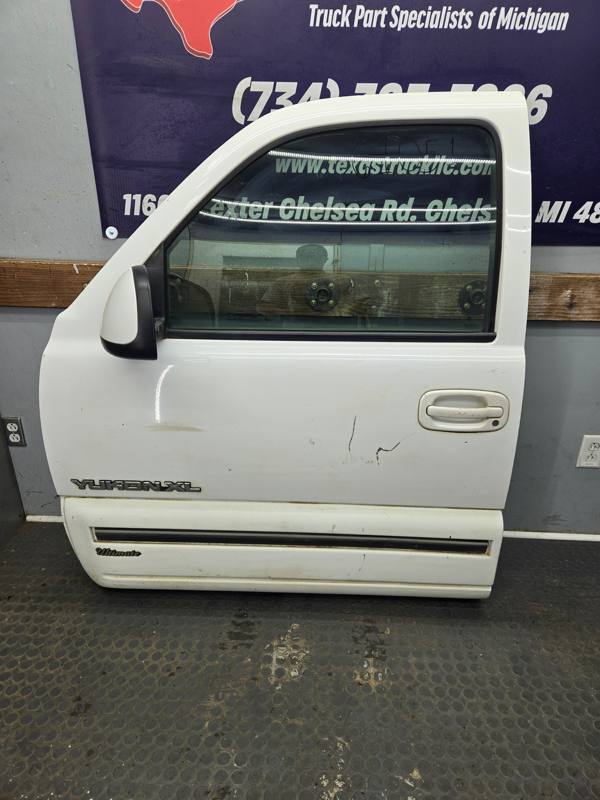 1999-2006 Chevrolet Silverado / GMC Sierra 1500 2500 3500 HD Front Driver Side Door LH