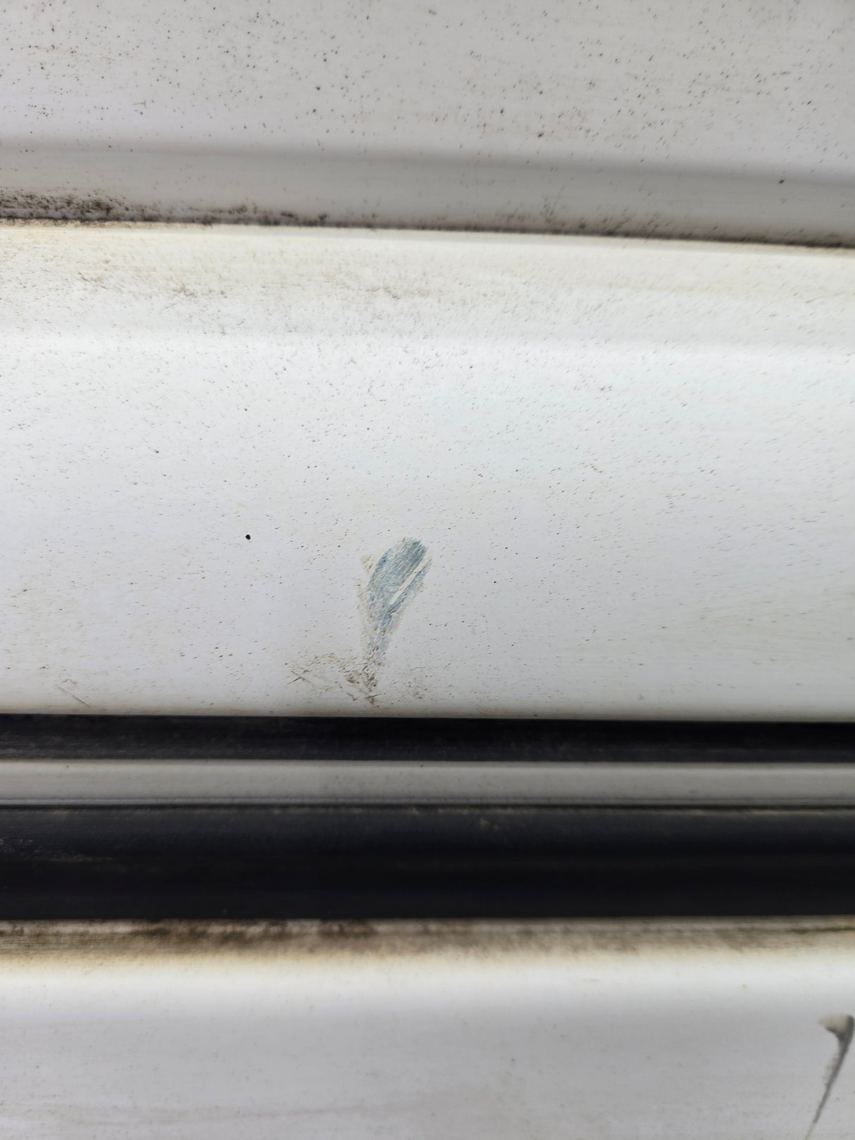 1999-2006 Chevrolet Silverado / GMC Sierra 1500 2500 3500 HD Front Driver Side Door LH