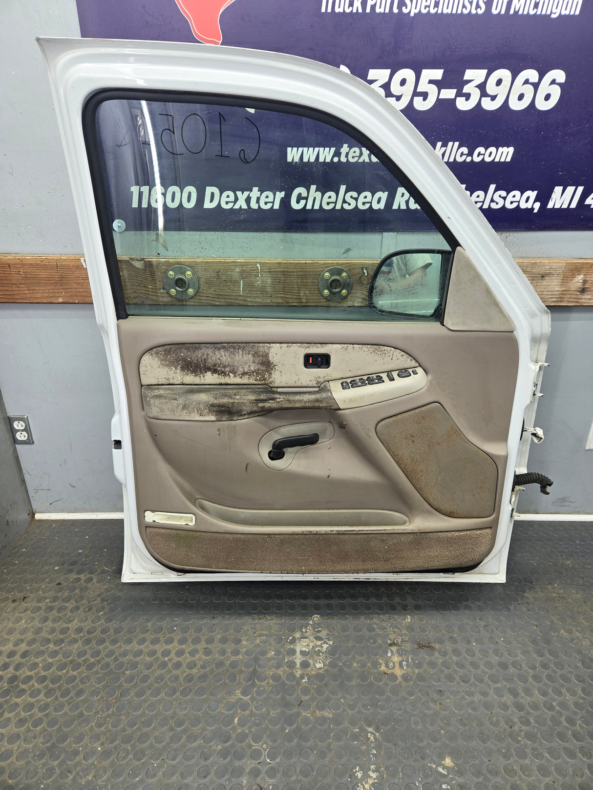 1999-2006 Chevrolet Silverado / GMC Sierra 1500 2500 3500 HD Front Driver Side Door LH