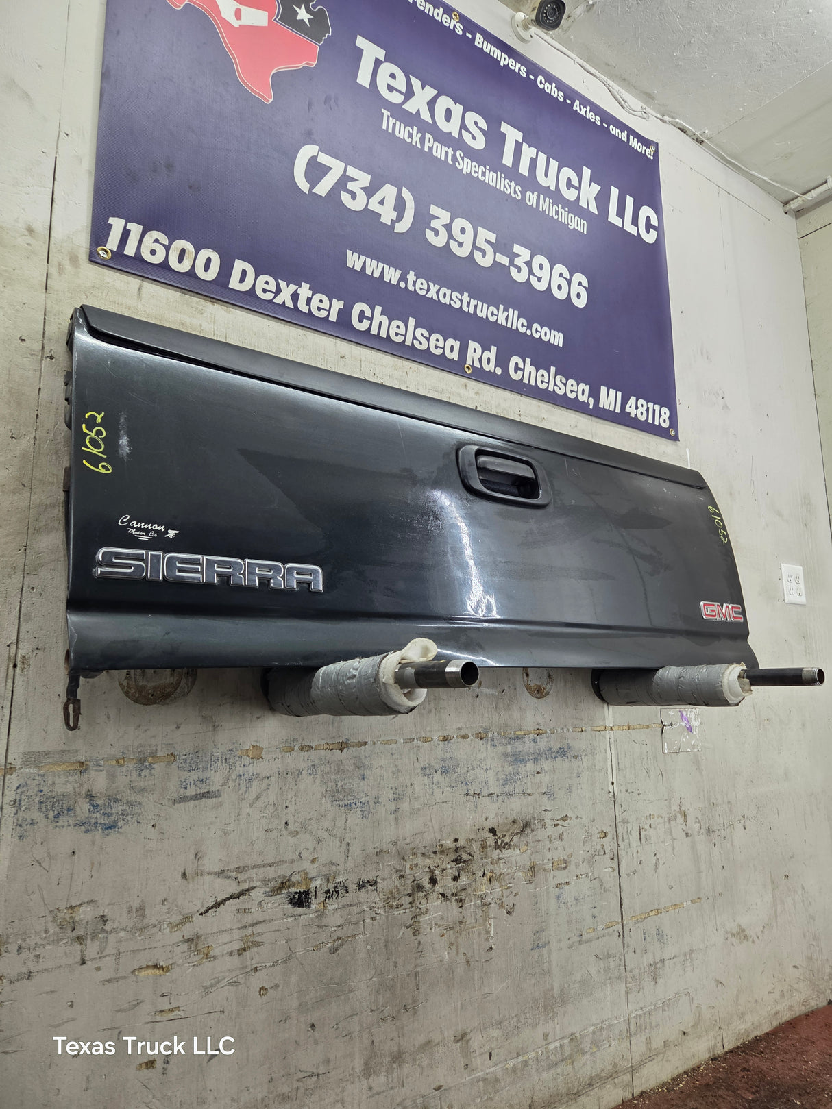 1999-2007 Chevrolet Silverado / GMC Sierra 1500 2500 3500 Tailgate