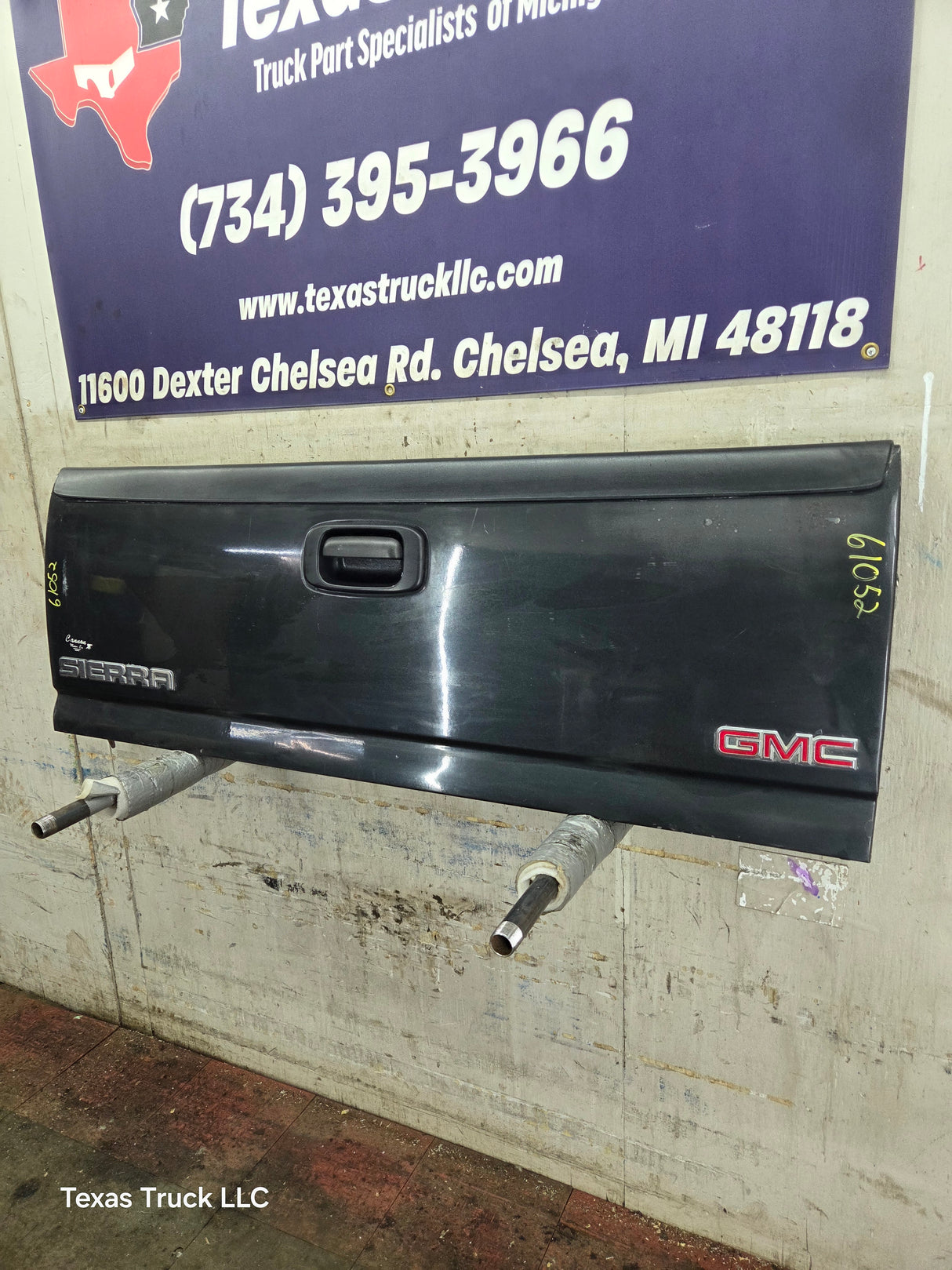 1999-2007 Chevrolet Silverado / GMC Sierra 1500 2500 3500 Tailgate
