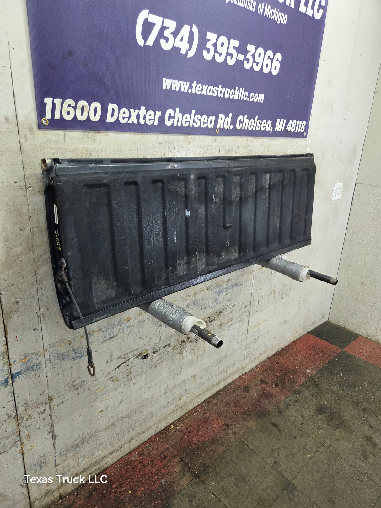 1999-2007 Chevrolet Silverado / GMC Sierra 1500 2500 3500 Tailgate