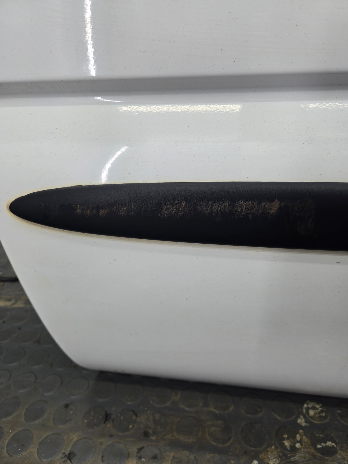 1999-2006 Chevrolet Silverado / GMC Sierra 1500 2500 3500 HD Driver Side Front Door LH - Grey