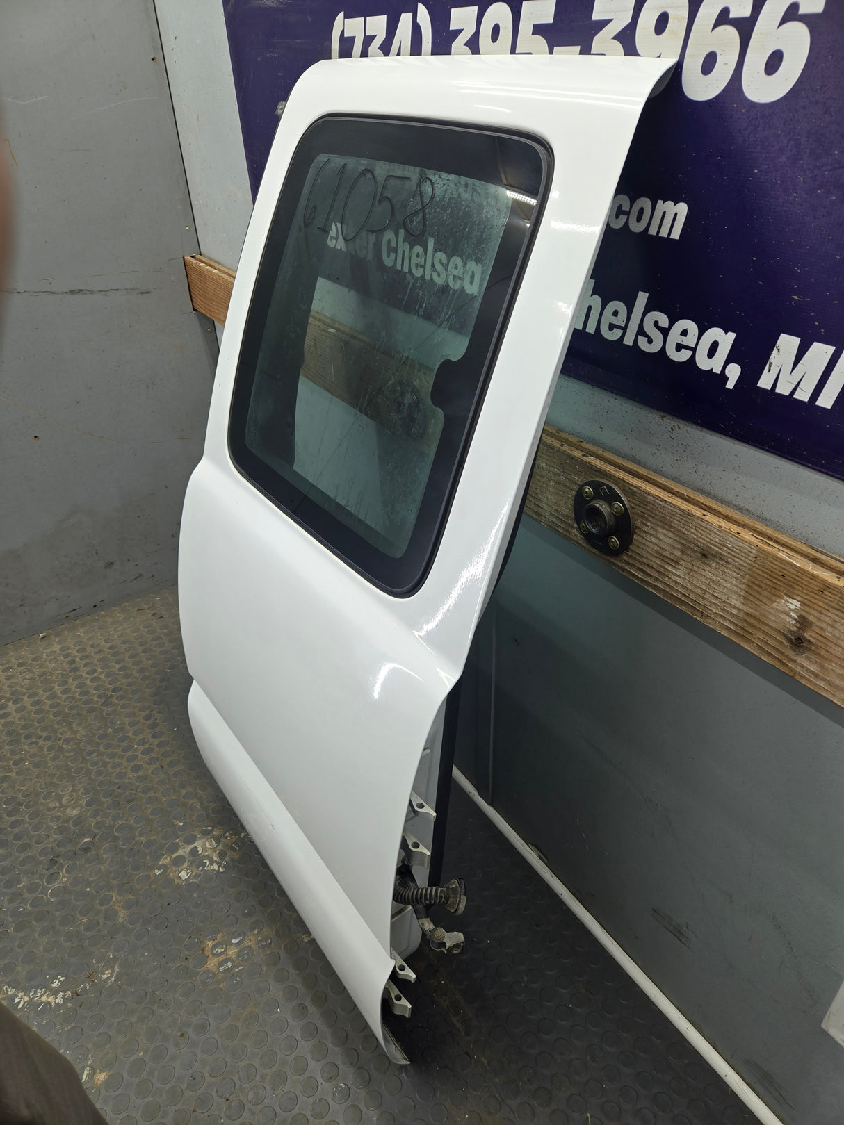 2003-2005 Ford Ranger Passenger Side Front Right Hand Door