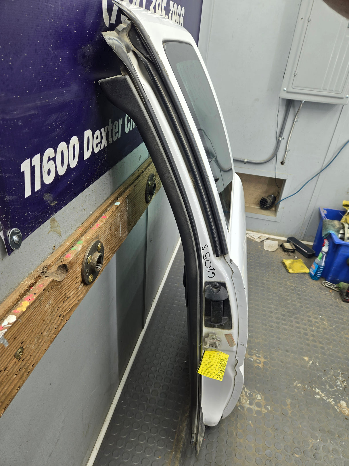 2003-2005 Ford Ranger Passenger Side Front Right Hand Door