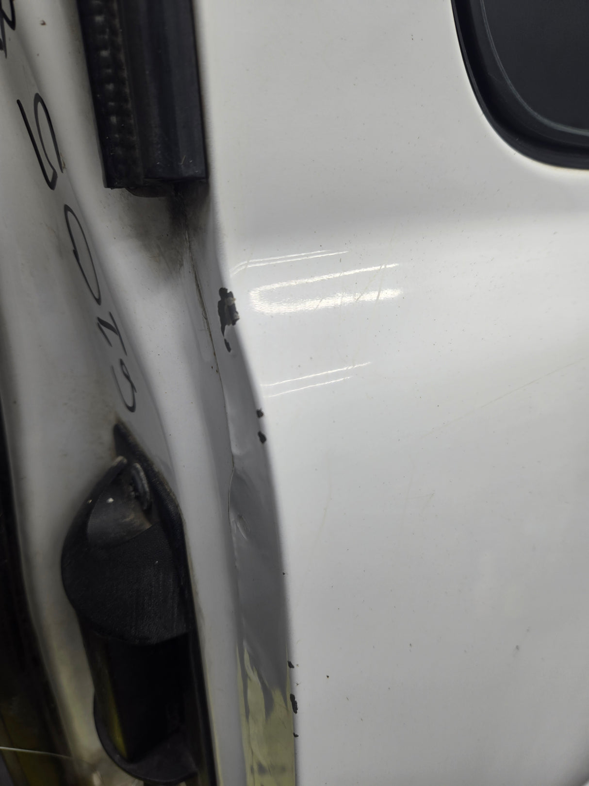 2003-2005 Ford Ranger Passenger Side Front Right Hand Door