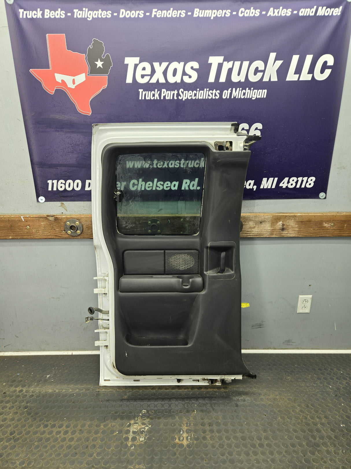 2003-2005 Ford Ranger Passenger Side Front Right Hand Door