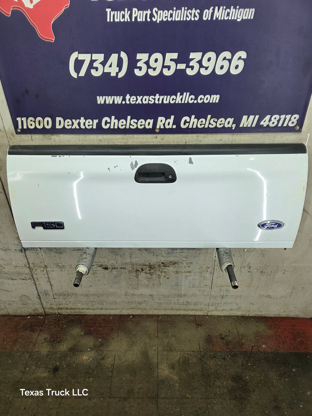 1997-2003 F150 / 1999-2007 Ford F250 F350 F450 F550 Super Duty Tailgate
