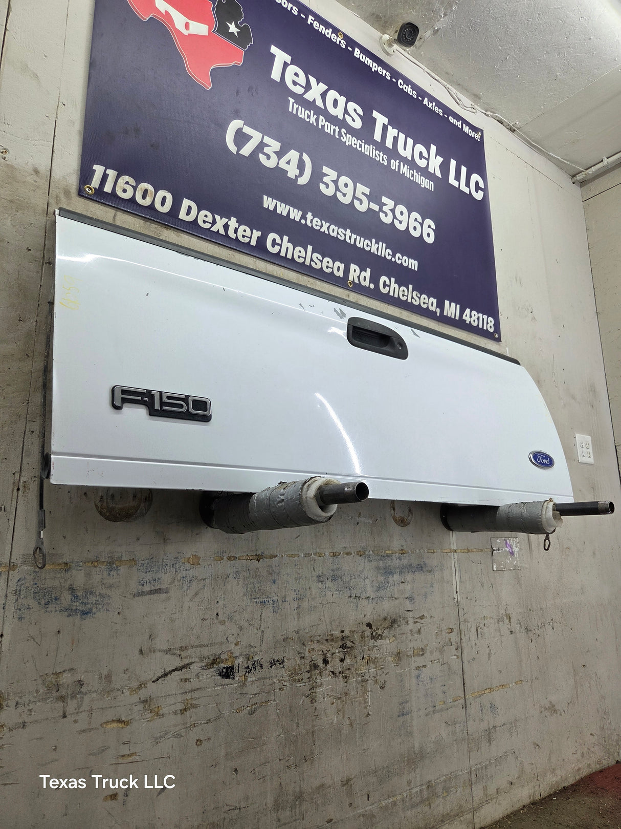 1997-2003 F150 / 1999-2007 Ford F250 F350 F450 F550 Super Duty Tailgate