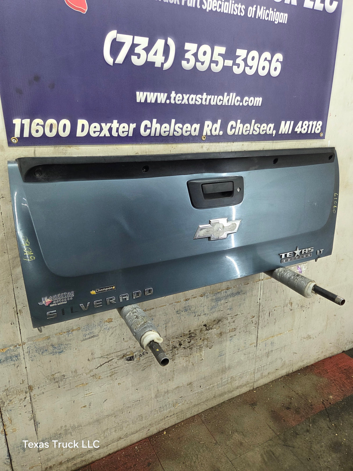 2007-2013 Chevrolet Silverado / GMC Sierra 1500 2500 3500 HD Tailgate
