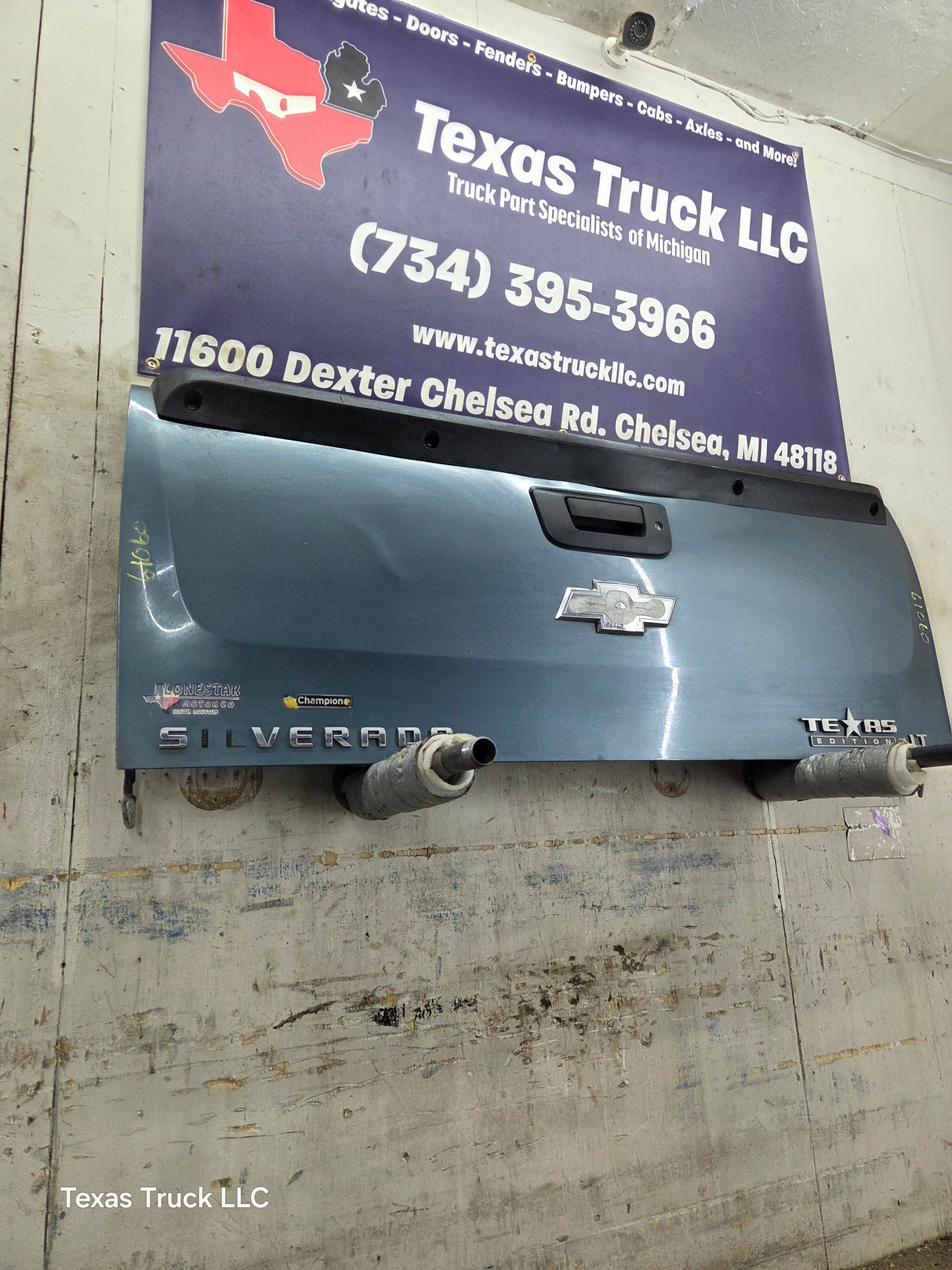 2007-2013 Chevrolet Silverado / GMC Sierra 1500 2500 3500 HD Tailgate