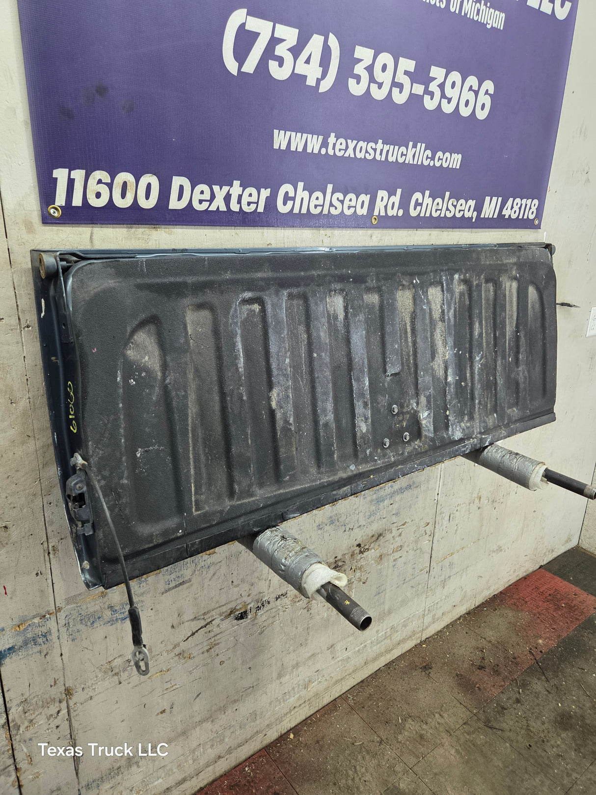 2007-2013 Chevrolet Silverado / GMC Sierra 1500 2500 3500 HD Tailgate
