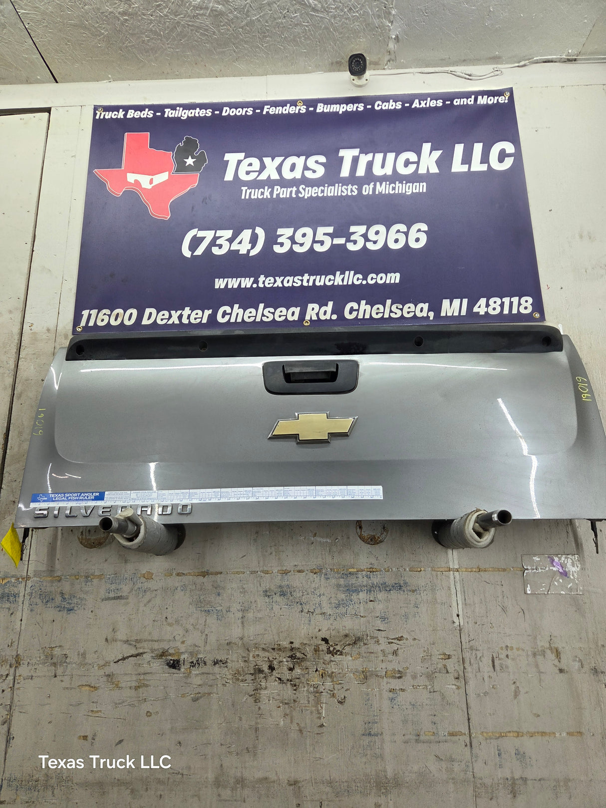 2007-2013 Chevrolet Silverado / GMC Sierra 1500 2500 3500 HD Tailgate