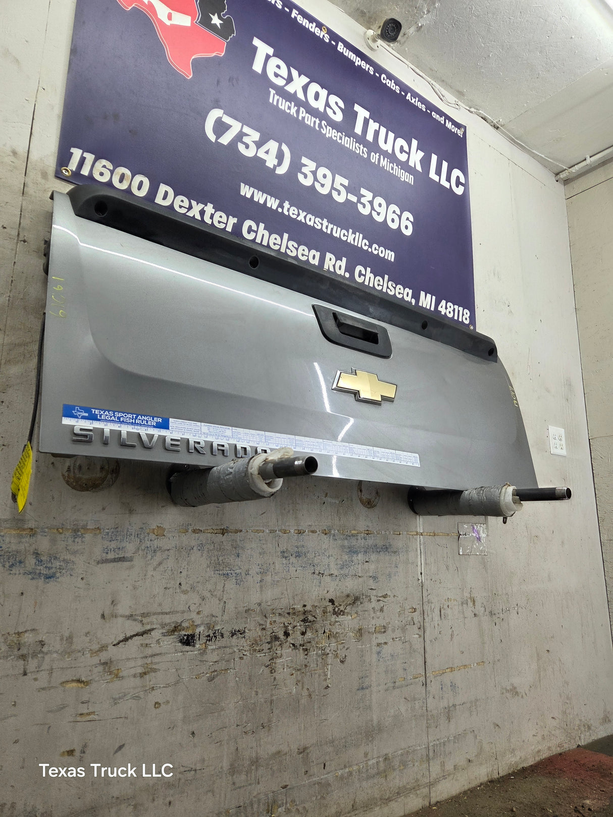 2007-2013 Chevrolet Silverado / GMC Sierra 1500 2500 3500 HD Tailgate
