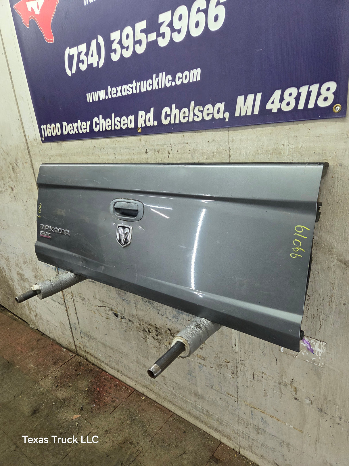 2005-2011 Dodge Dakota 3rd Gen Tailgate
