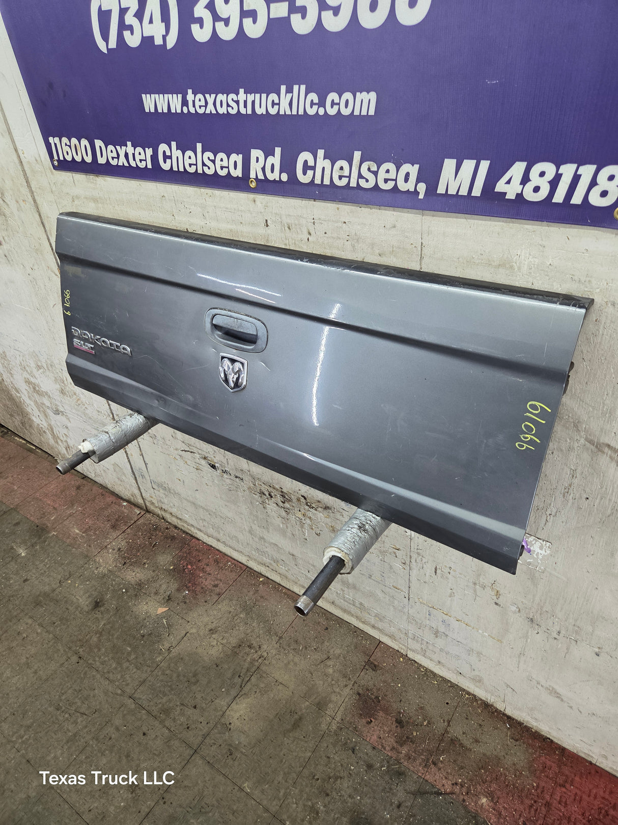 2005-2011 Dodge Dakota 3rd Gen Tailgate