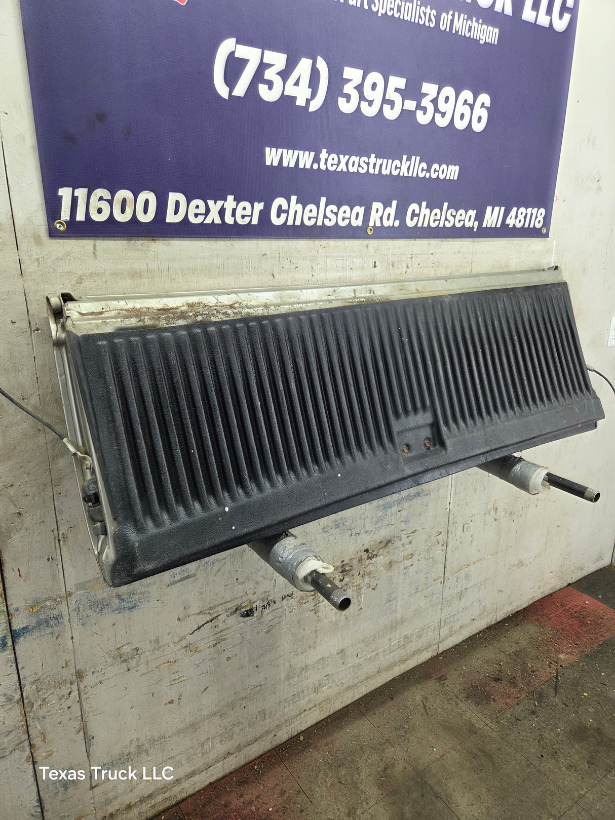 1999-2007 Chevrolet Silverado / GMC Sierra 1500 2500 3500 Tailgate